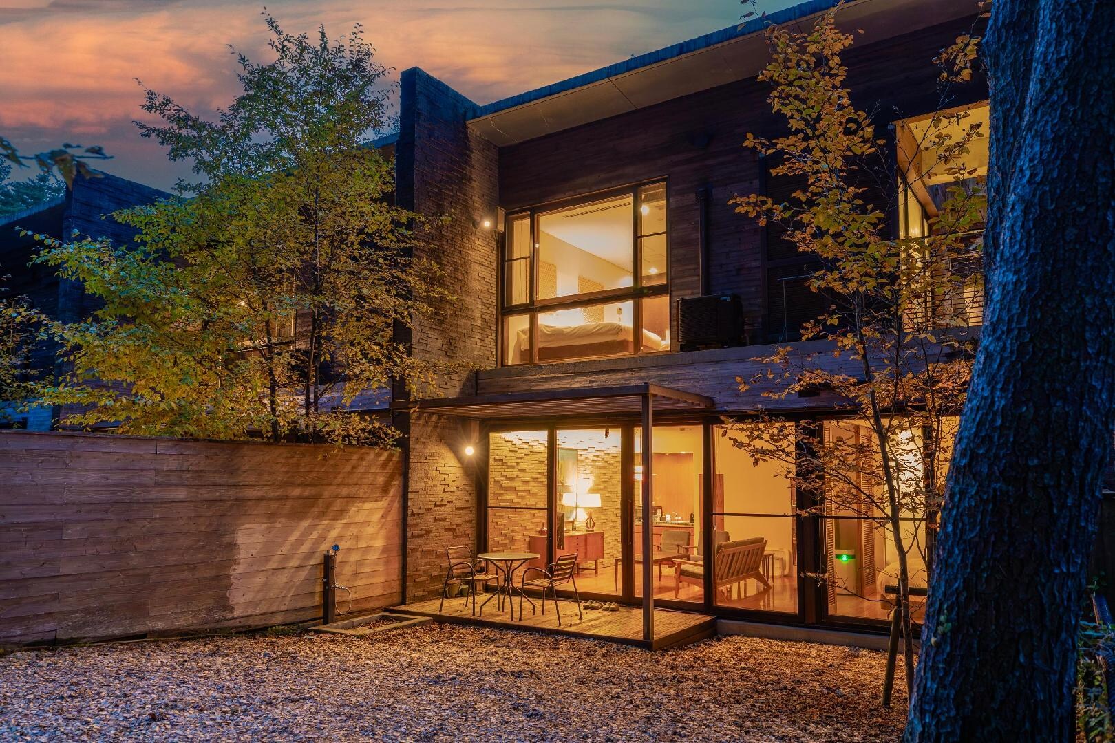 [Deluxe Room M (74 sq m / Maisonette with dog run / Capacity 2-4 people)] Suitable for families and groups