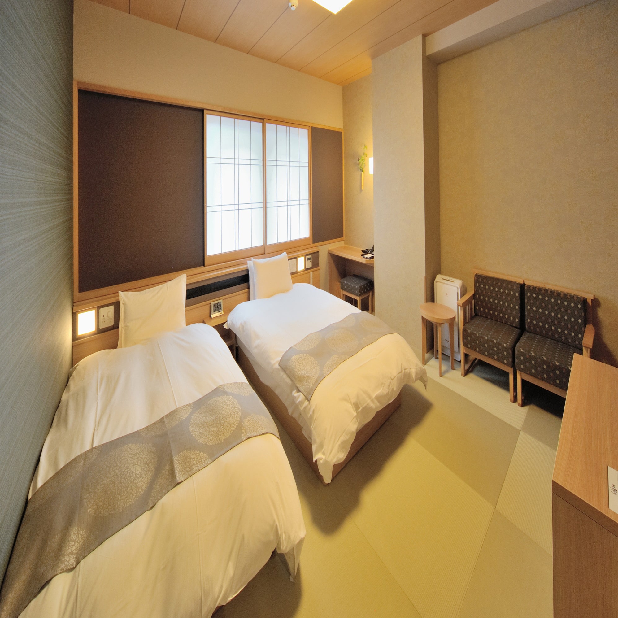 ◇ Twin room on the 2nd floor 20.5 square meters (110 & times; 195 cm)
