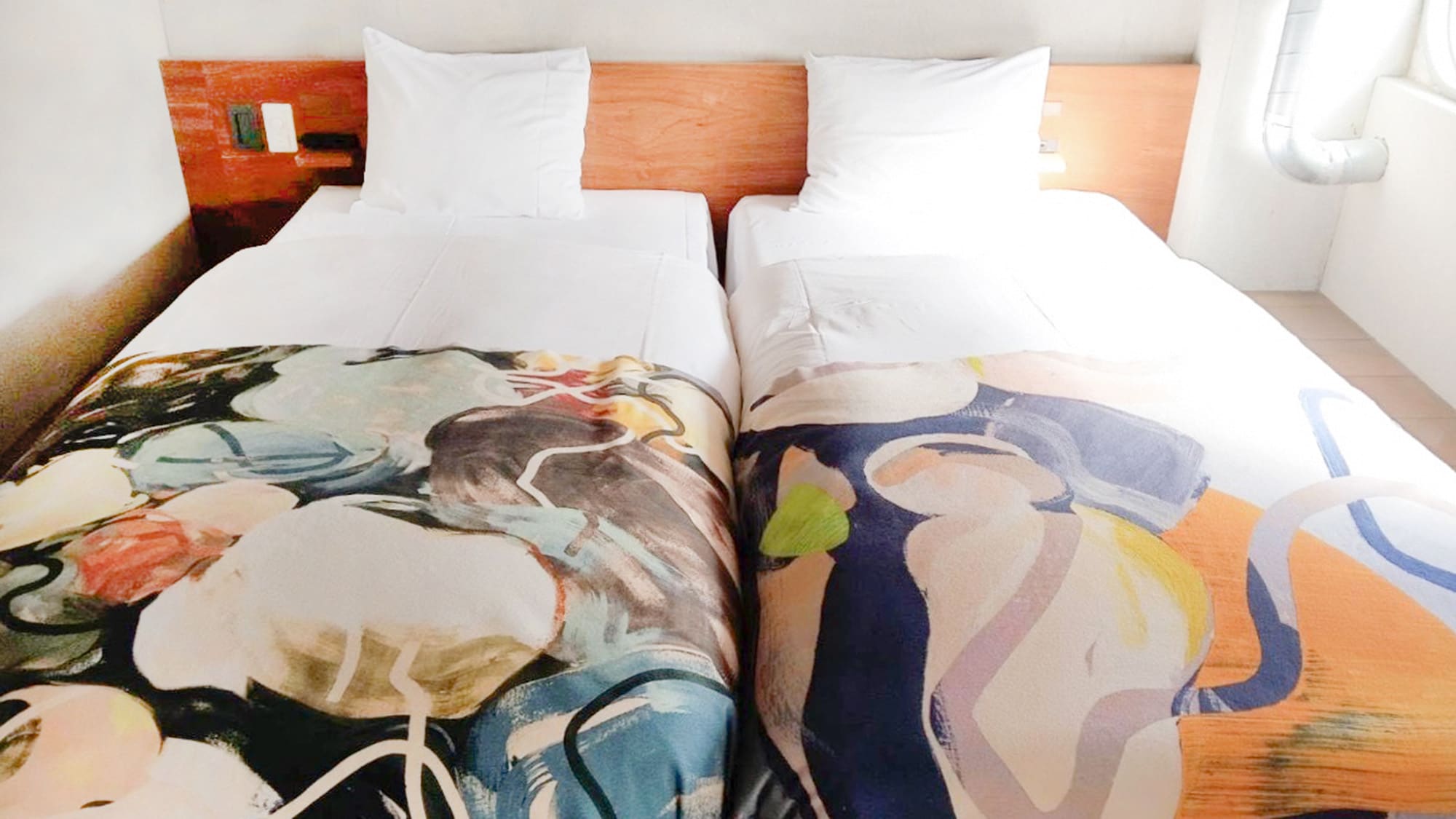 ・[Superior Twin] Sleep in artistically designed bedding