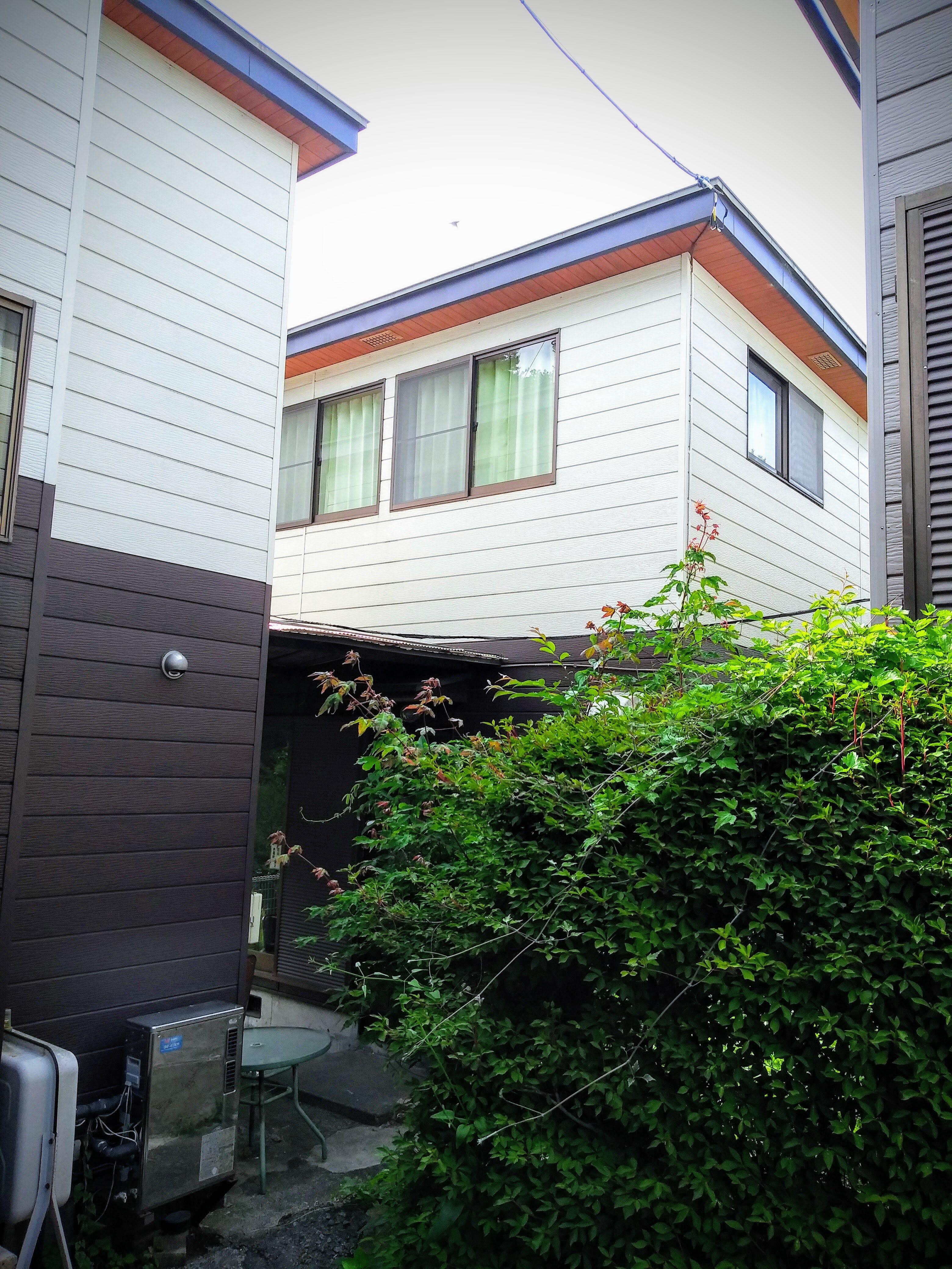 小型建筑，白天 D