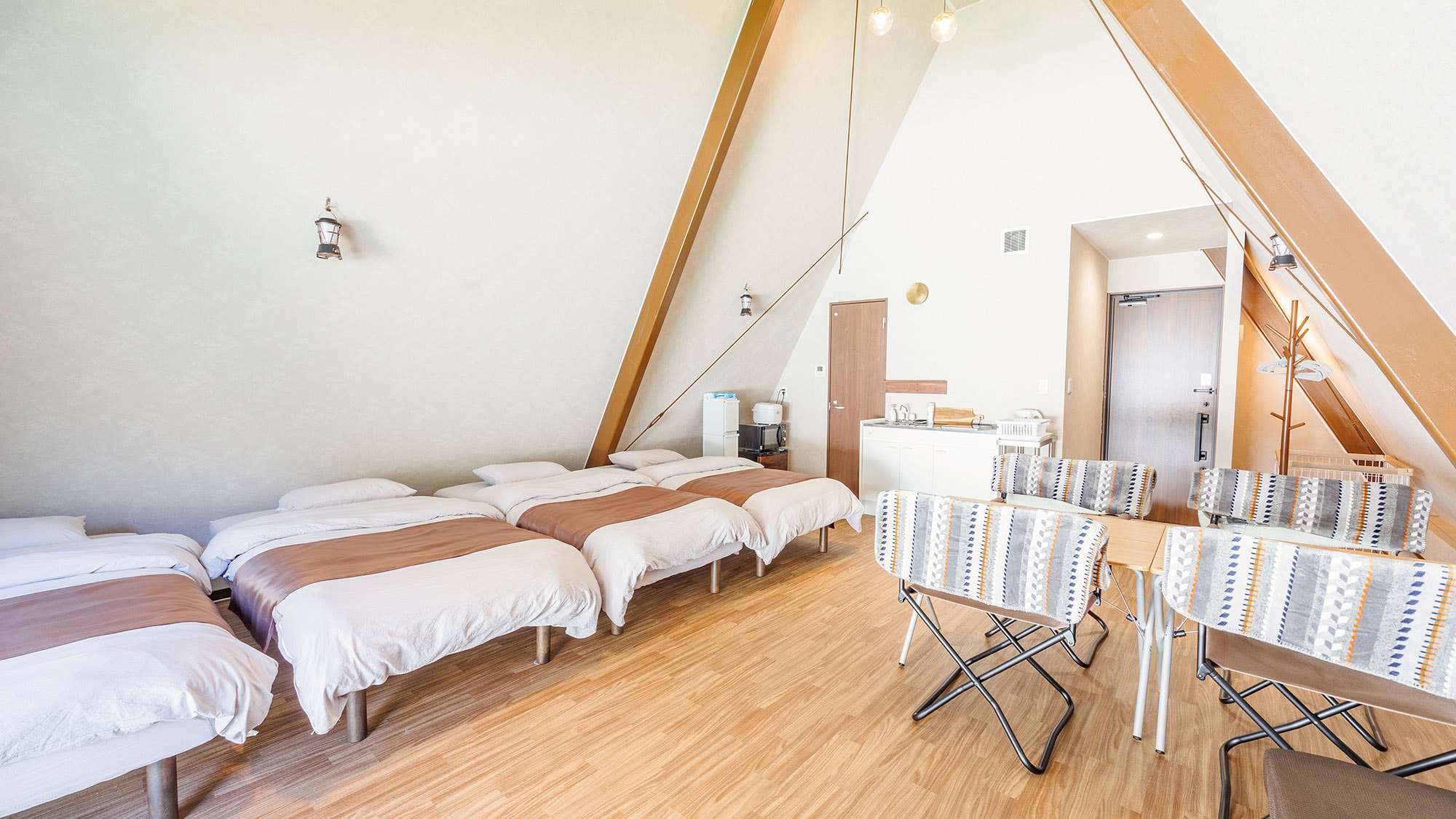 ・[Cottage B] A spacious space that can accommodate up to 8 people.