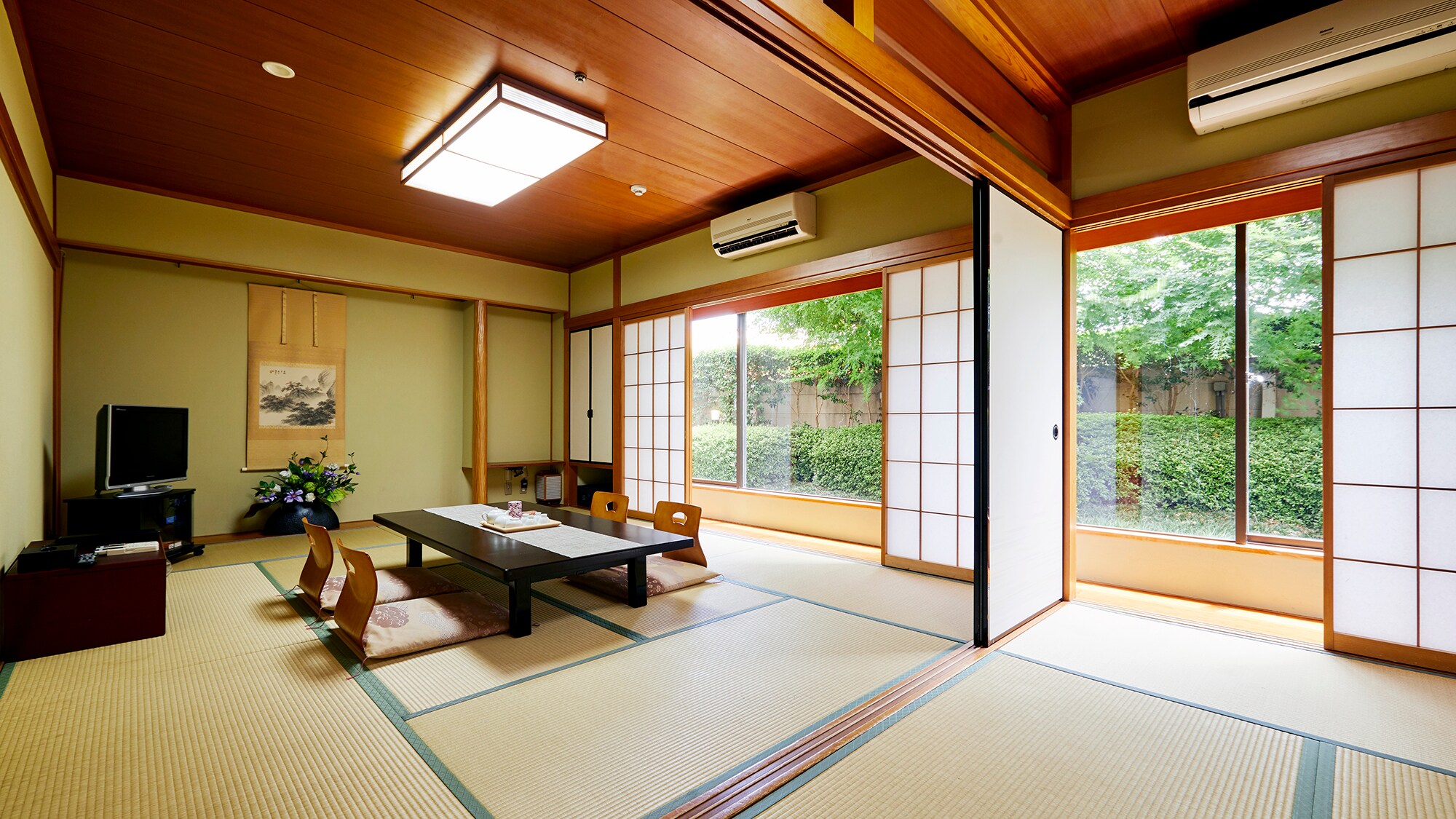 Japanese room 10 tatami + 4 tatami