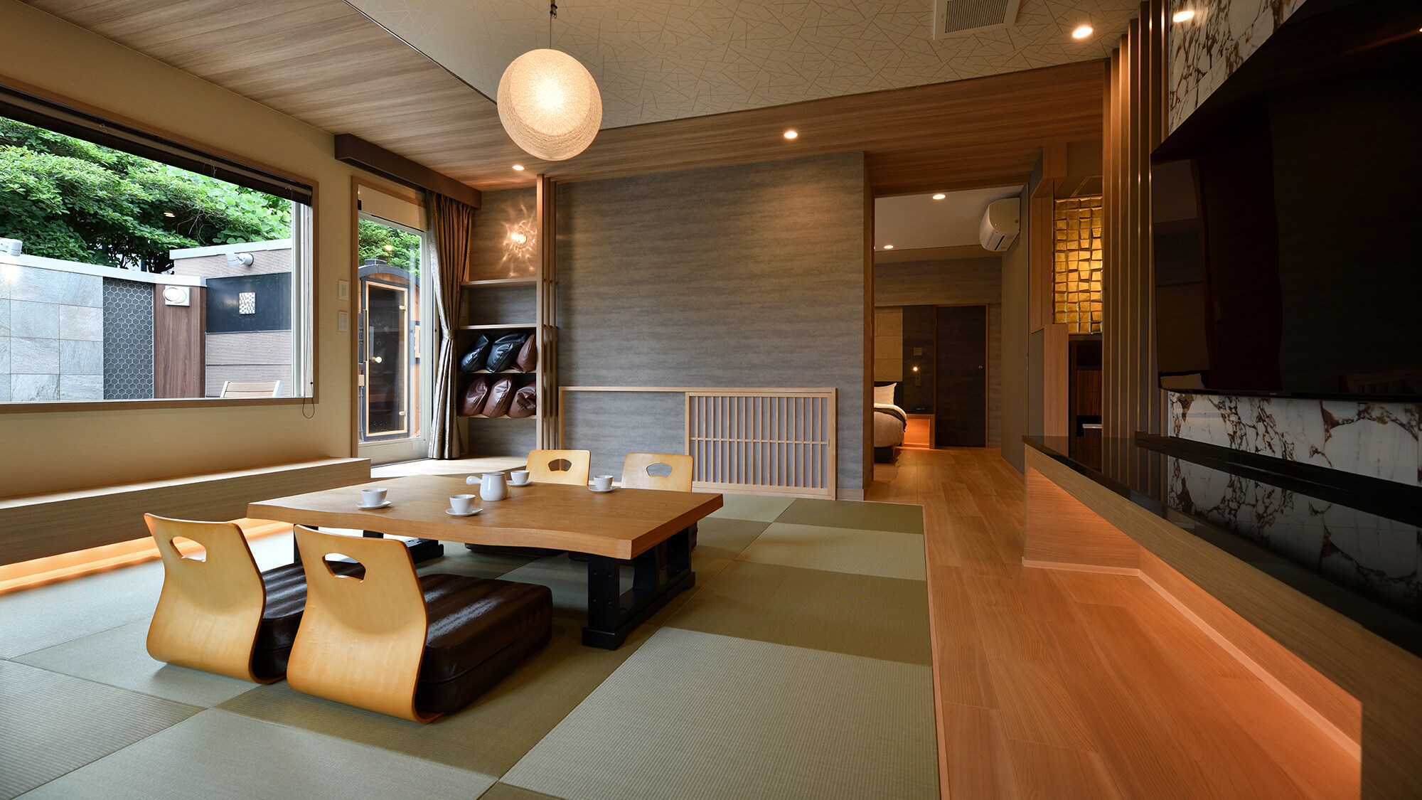 Japanese Suite <Camellia> A Japanese-style room with Ryukyu tatami mats