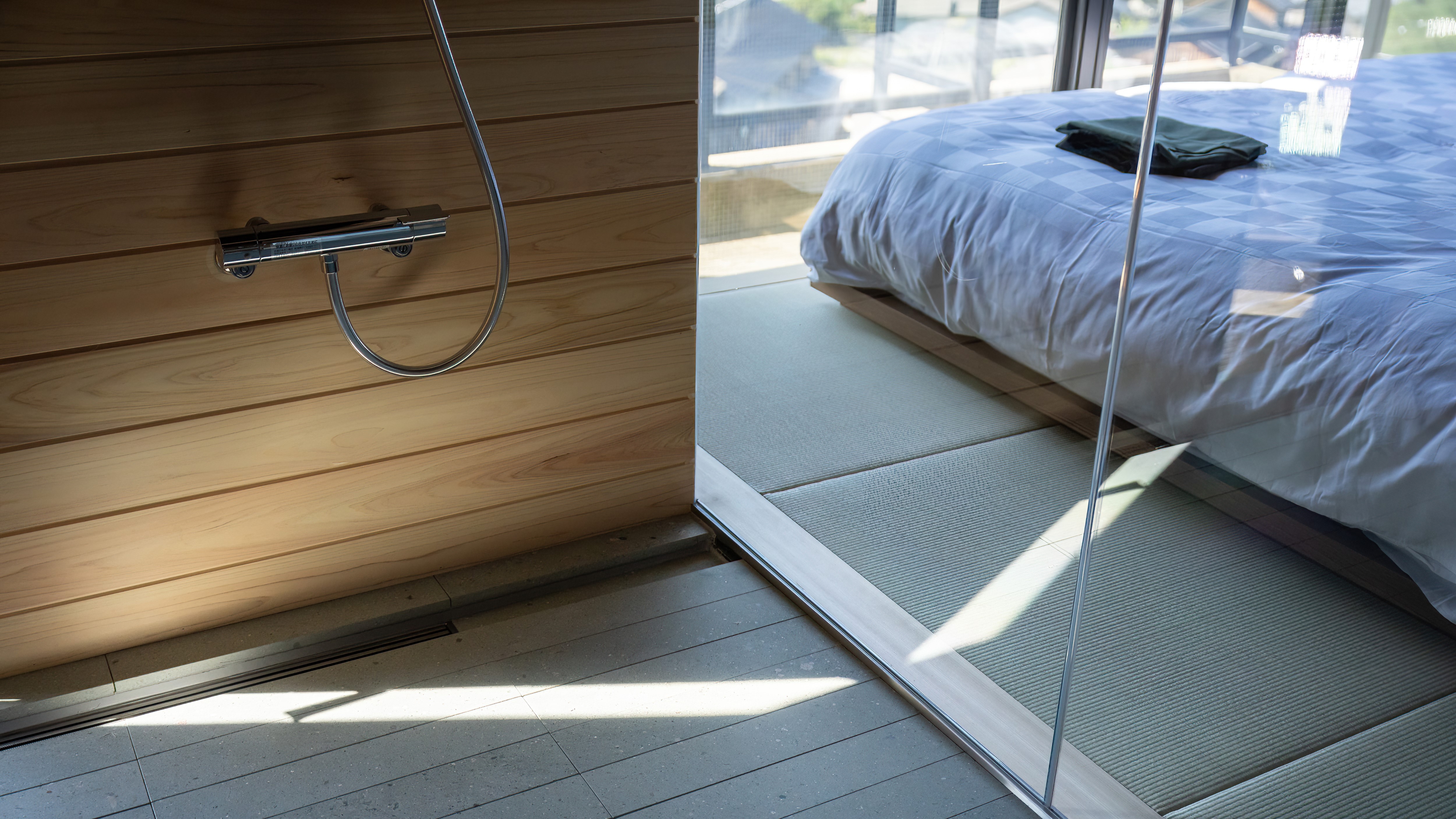 [Opening in the fall of 2012! Separate bath "Wara"] Enjoy a panoramic view of Kyotango's streets, where many traditional Japanese roofing tiles are used!