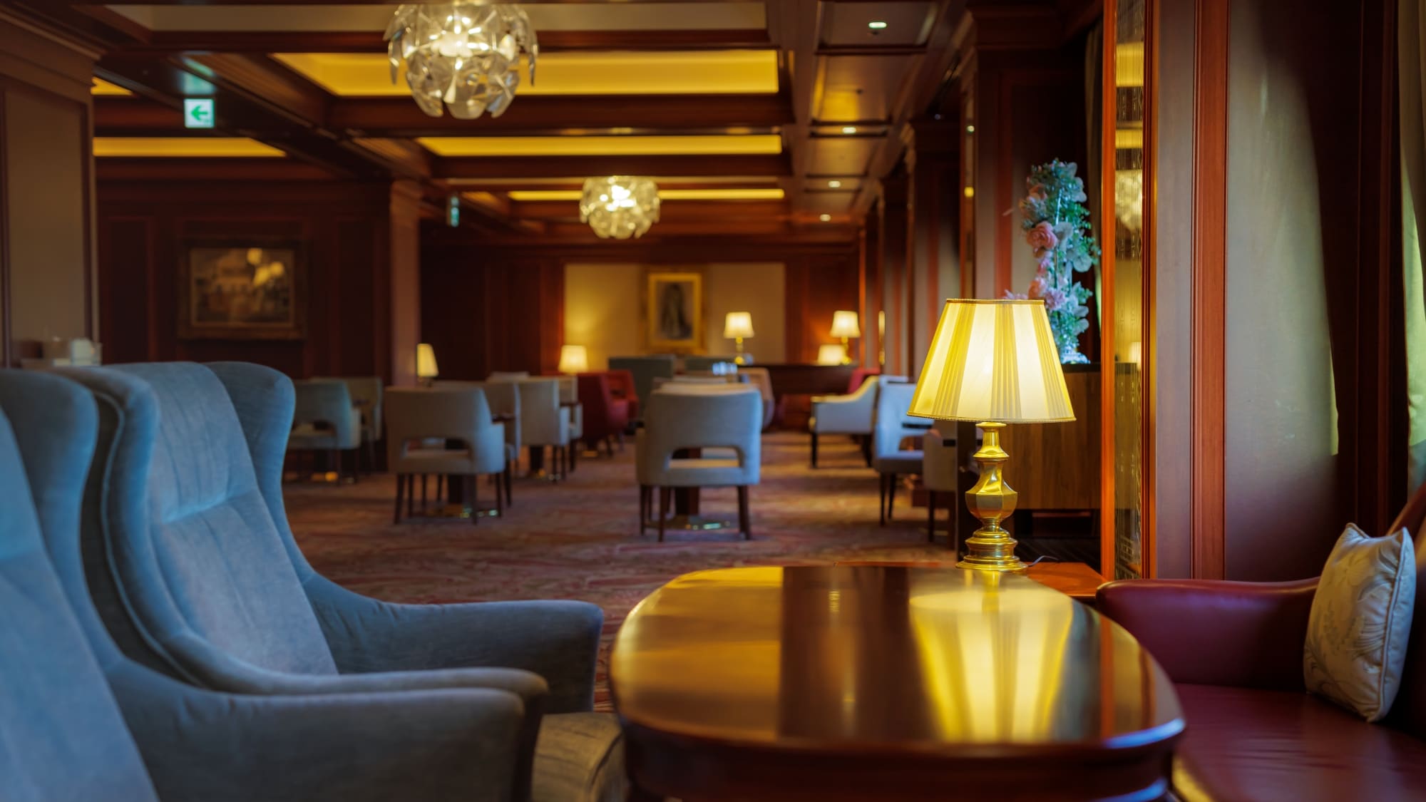 [Club Lounge]