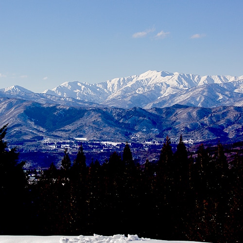 [View from the hotel] Hakusan Mountain Range (winter)