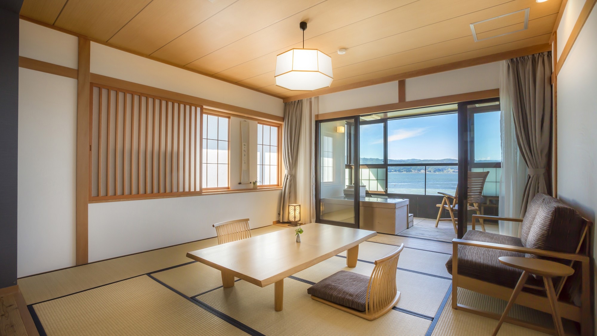 Wide type guest room in a spacious space.