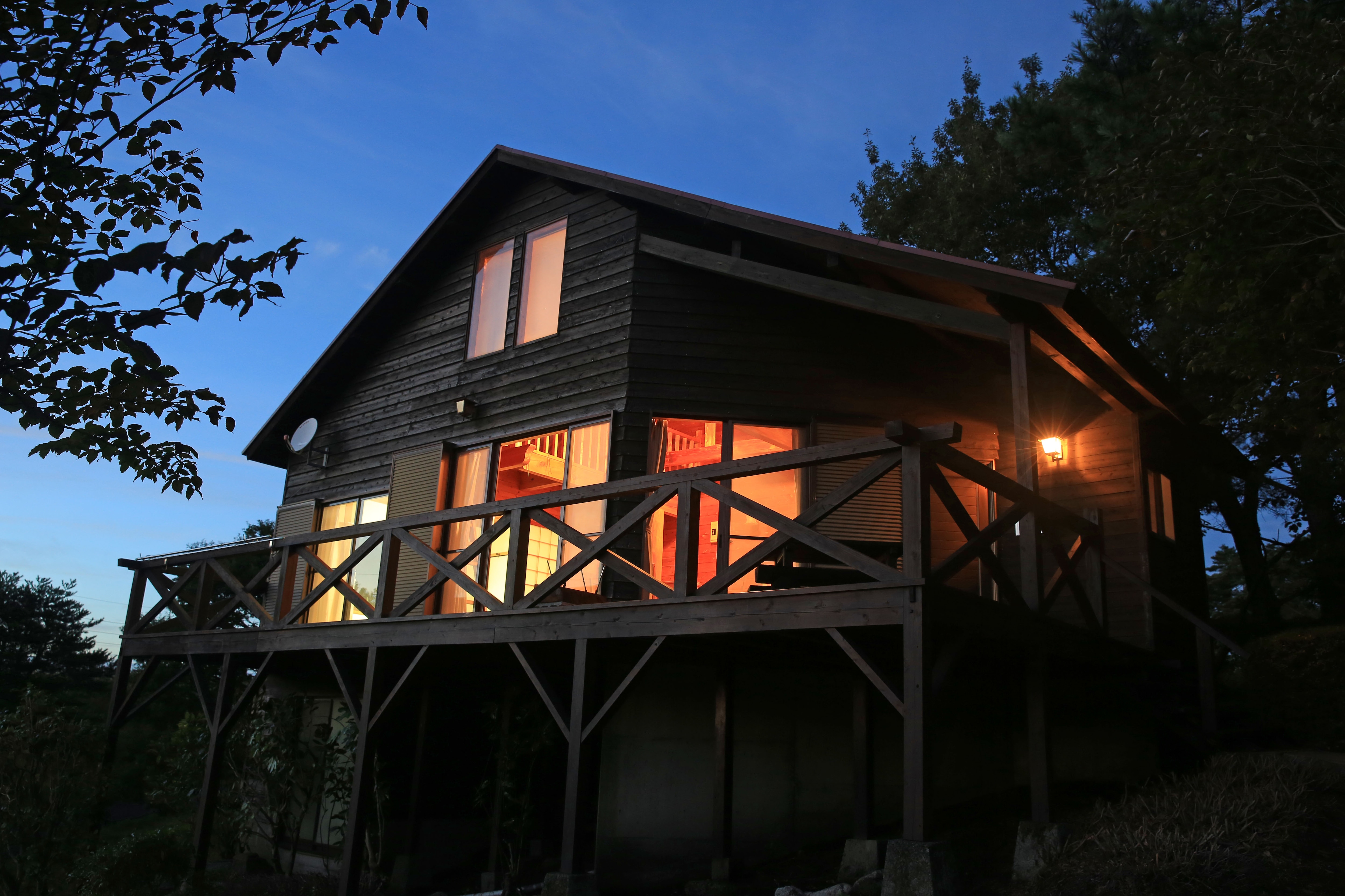 Exterior (night)