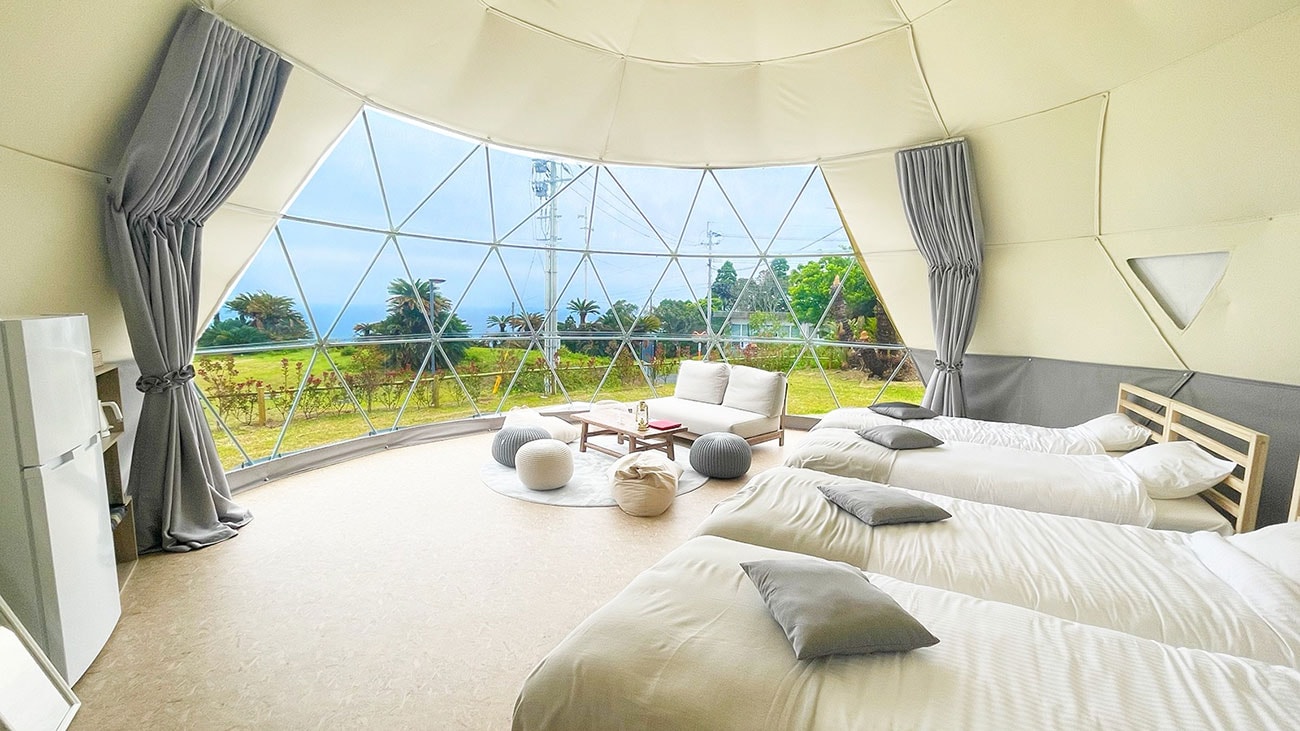 A private space with the best view of the sea and sky. You might even be able to see wild horses from your room!