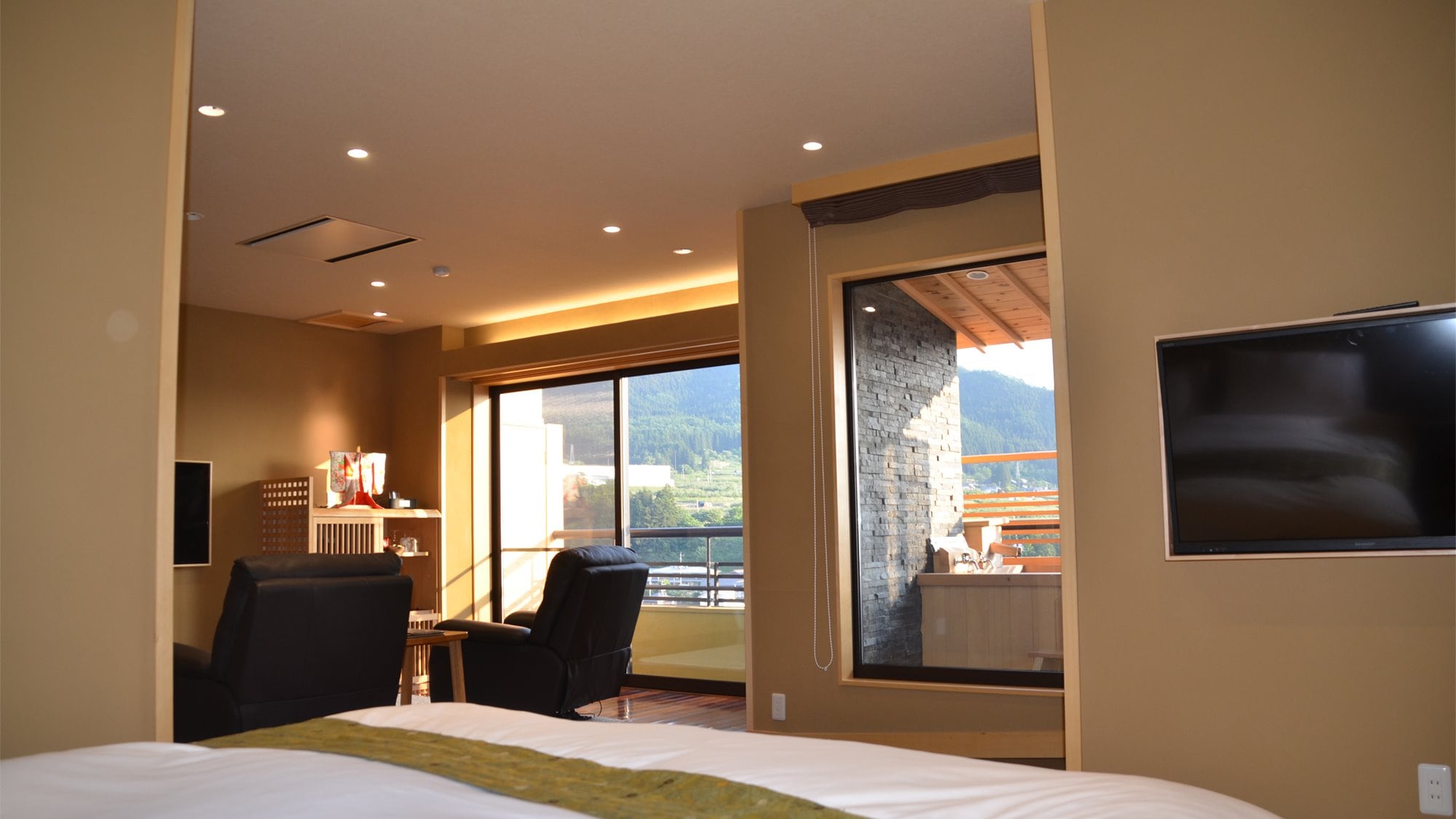 Special Western-style room with open-air bath [Ichicha no Ma]