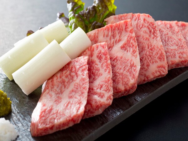 [Chita beef] Bake slowly and softly on a lava plate. With natural salt and yuzu kosho * The photo is for about 2 people