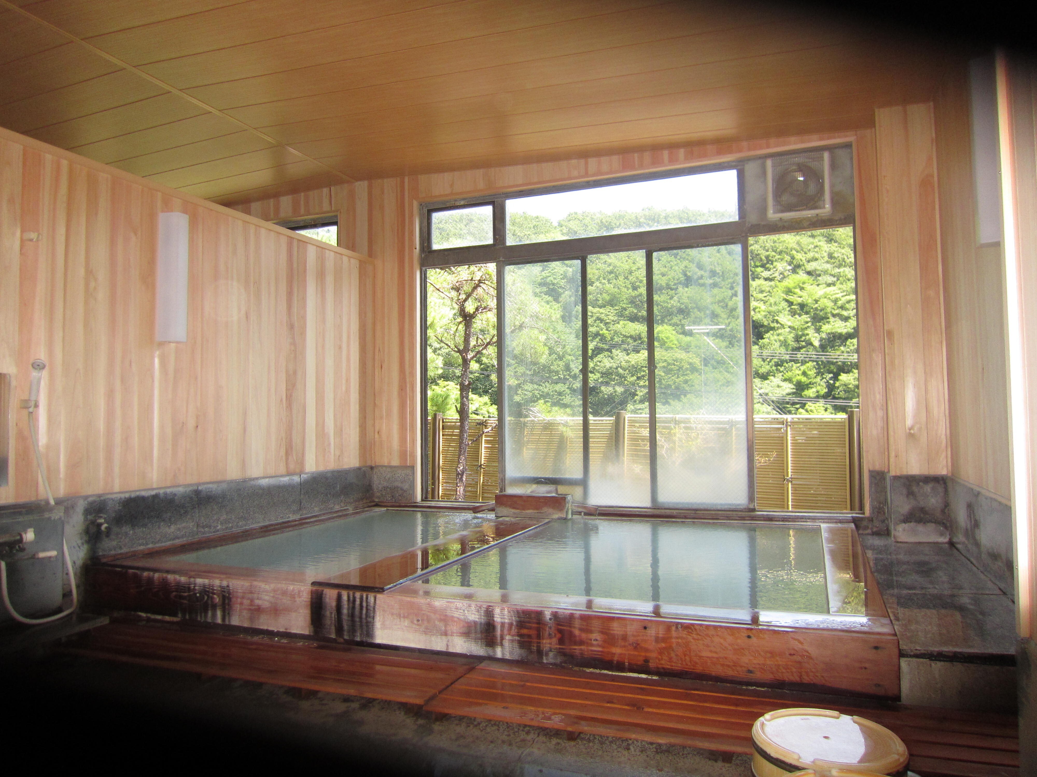Kamar mandi terbuka