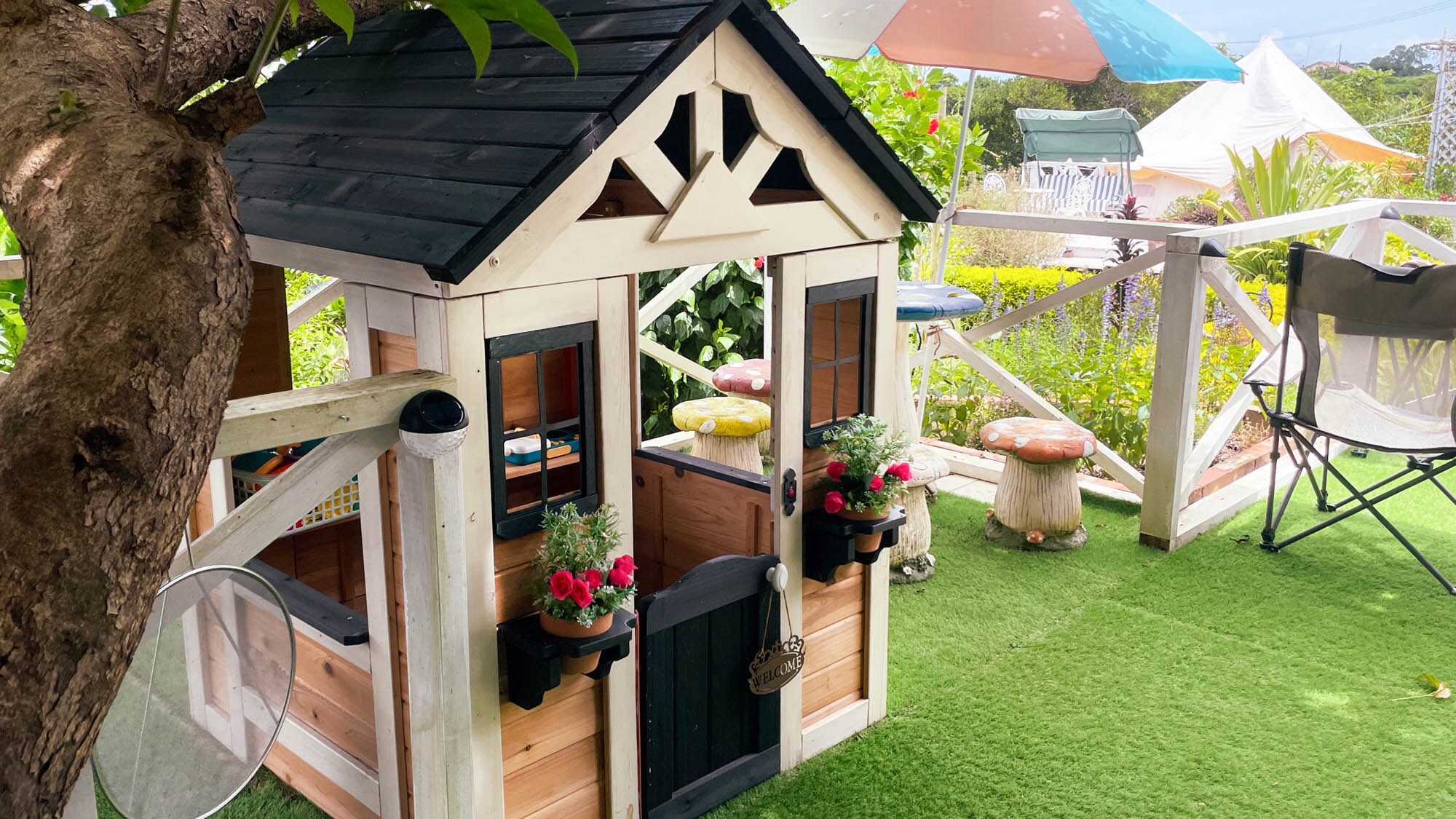 ・[Garden] There is also a permanent kids' corner. This is a popular spot for small children.