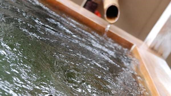 Colorless and transparent! All three private open-air baths are 100% sourced from the source! Enjoy fresh water.