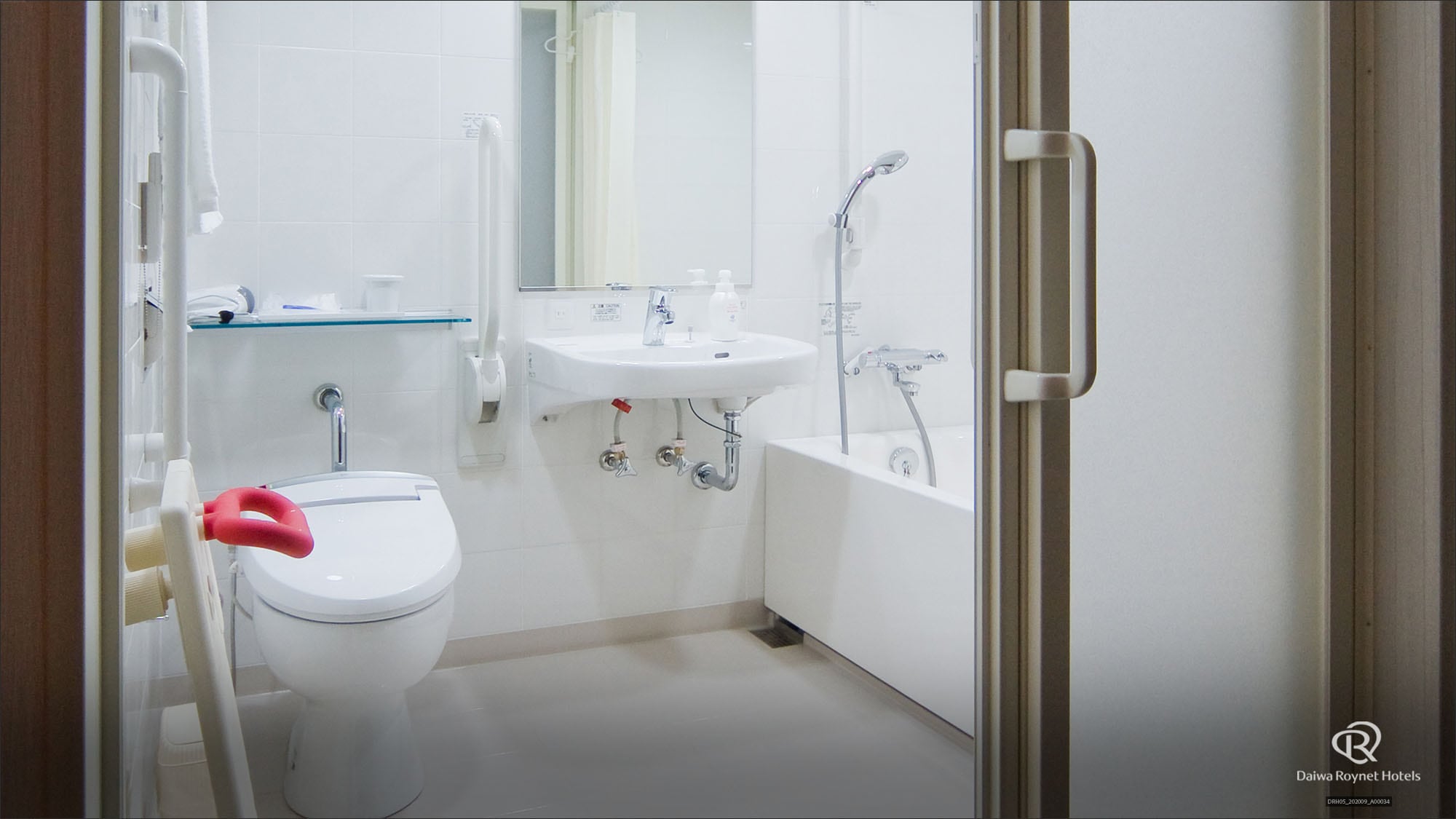 Kamar mandi pribadi kamar universal