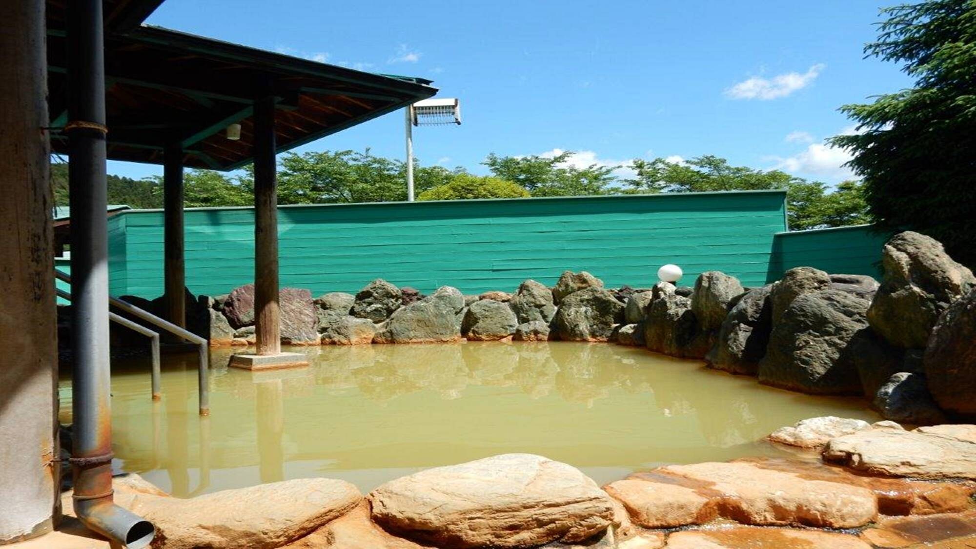 *Example of an open-air bath/Enjoy the open-air bath in the quiet mountains at the foot of Mt. Haruna♪