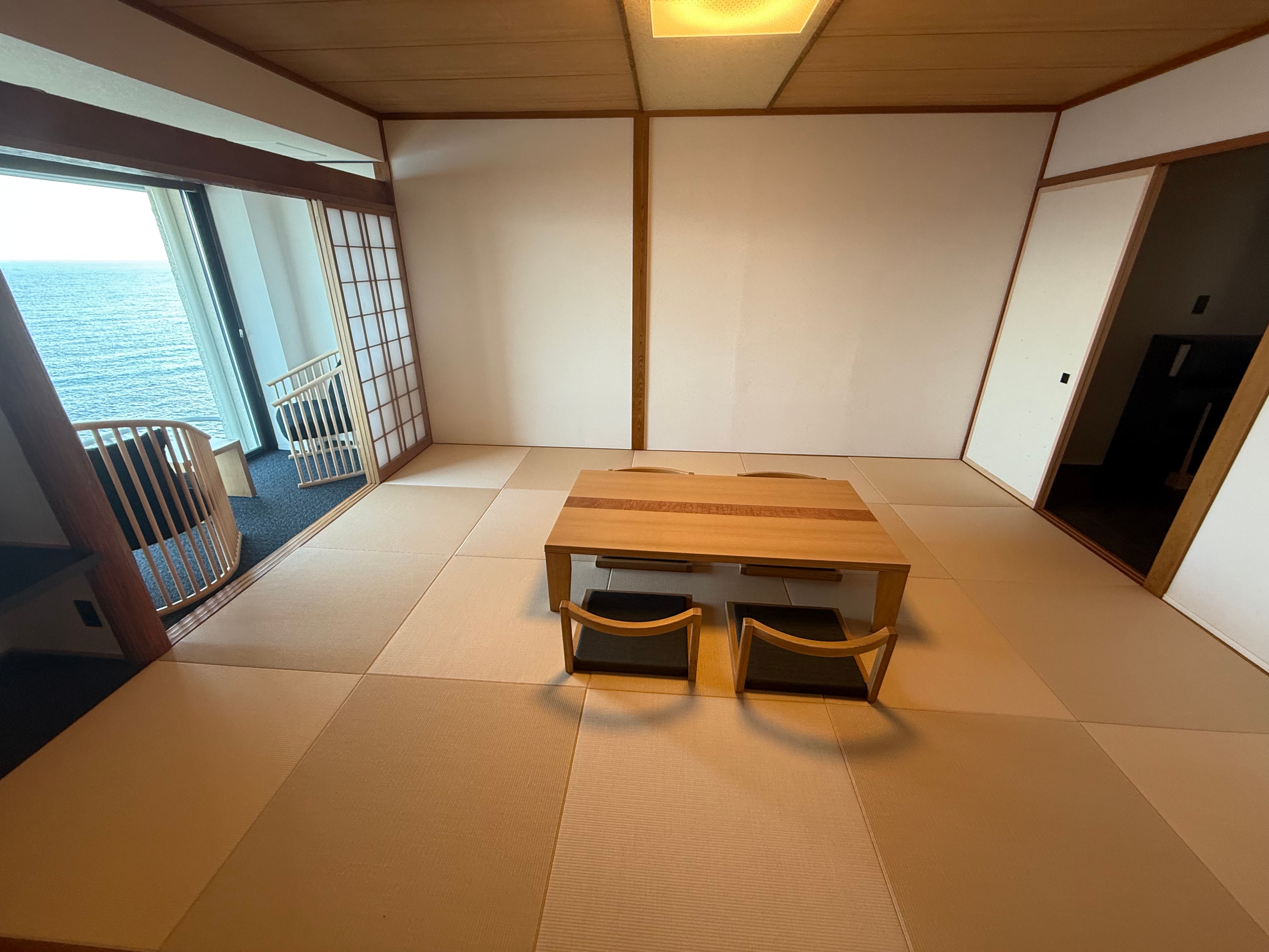 Kamar khusus dengan kamar mandi terbuka.