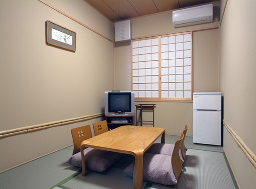 Kamar tamu 6 tatami kamar bergaya Jepang