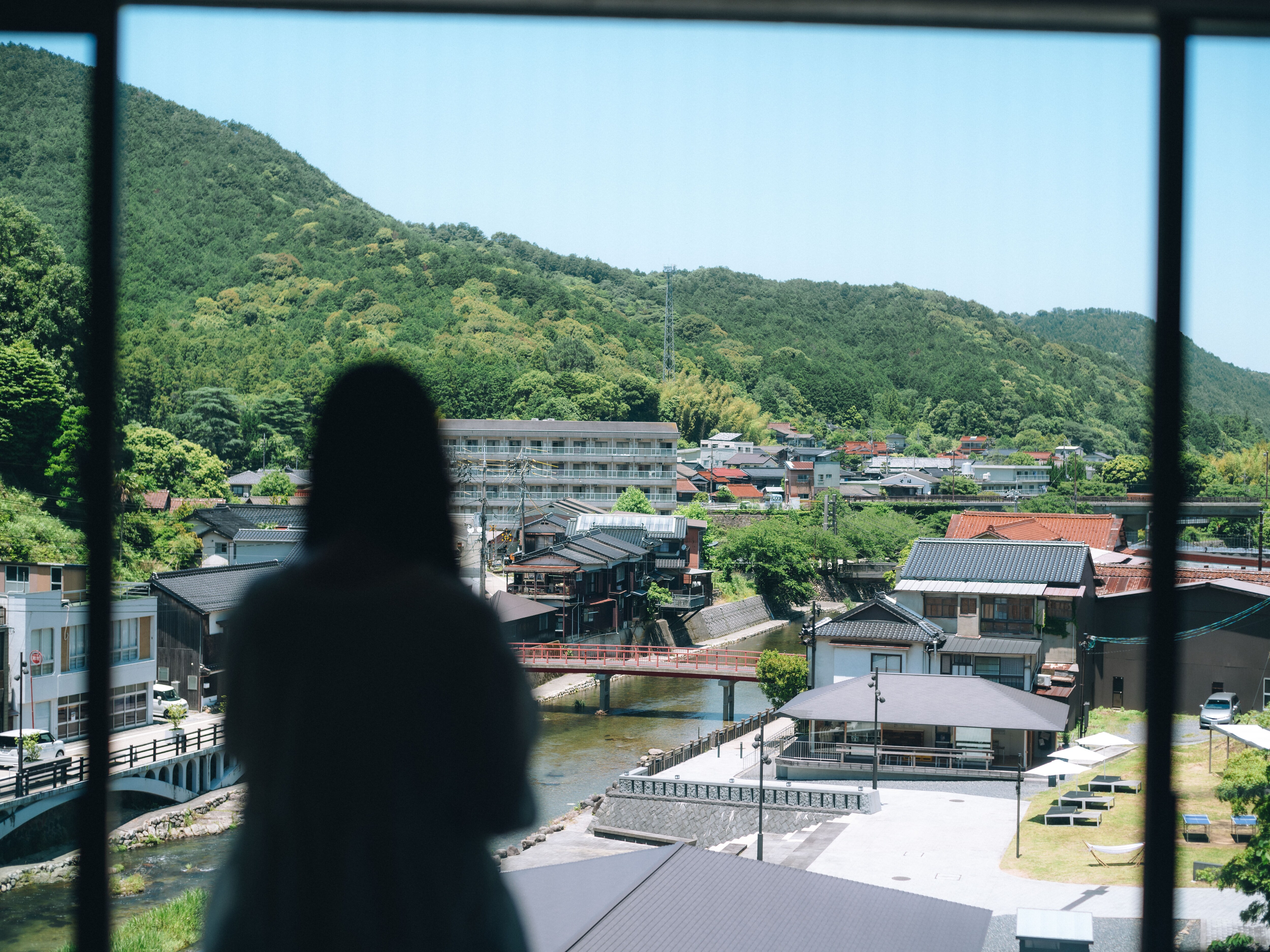 [Pemandangan dari kamar tamu] Kamar dengan pemandangan panorama pemandangan kota Nagato Yumoto Onsen