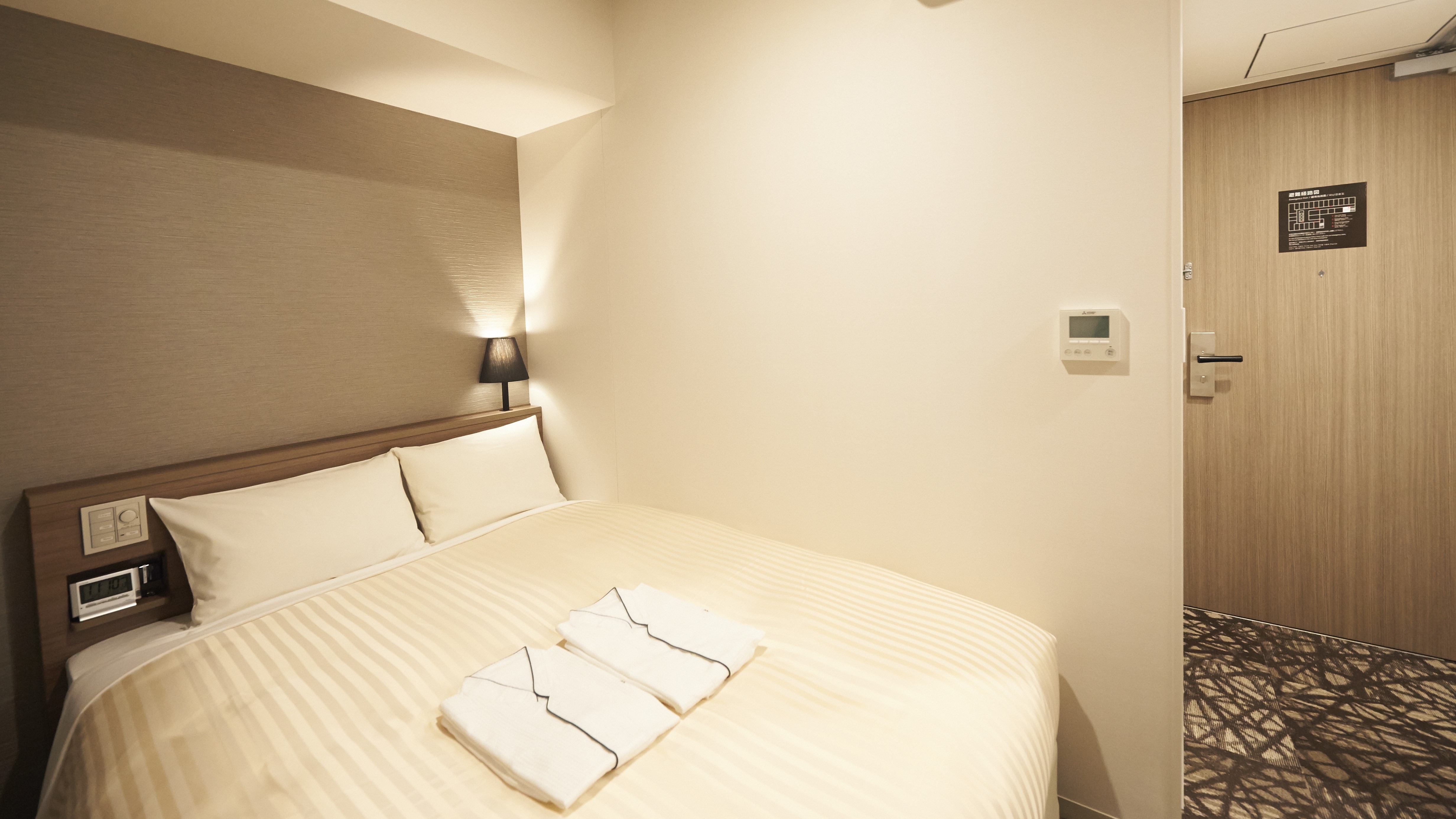 [Double room] 11.94㎡ / Simmons double bed (width 140cm)