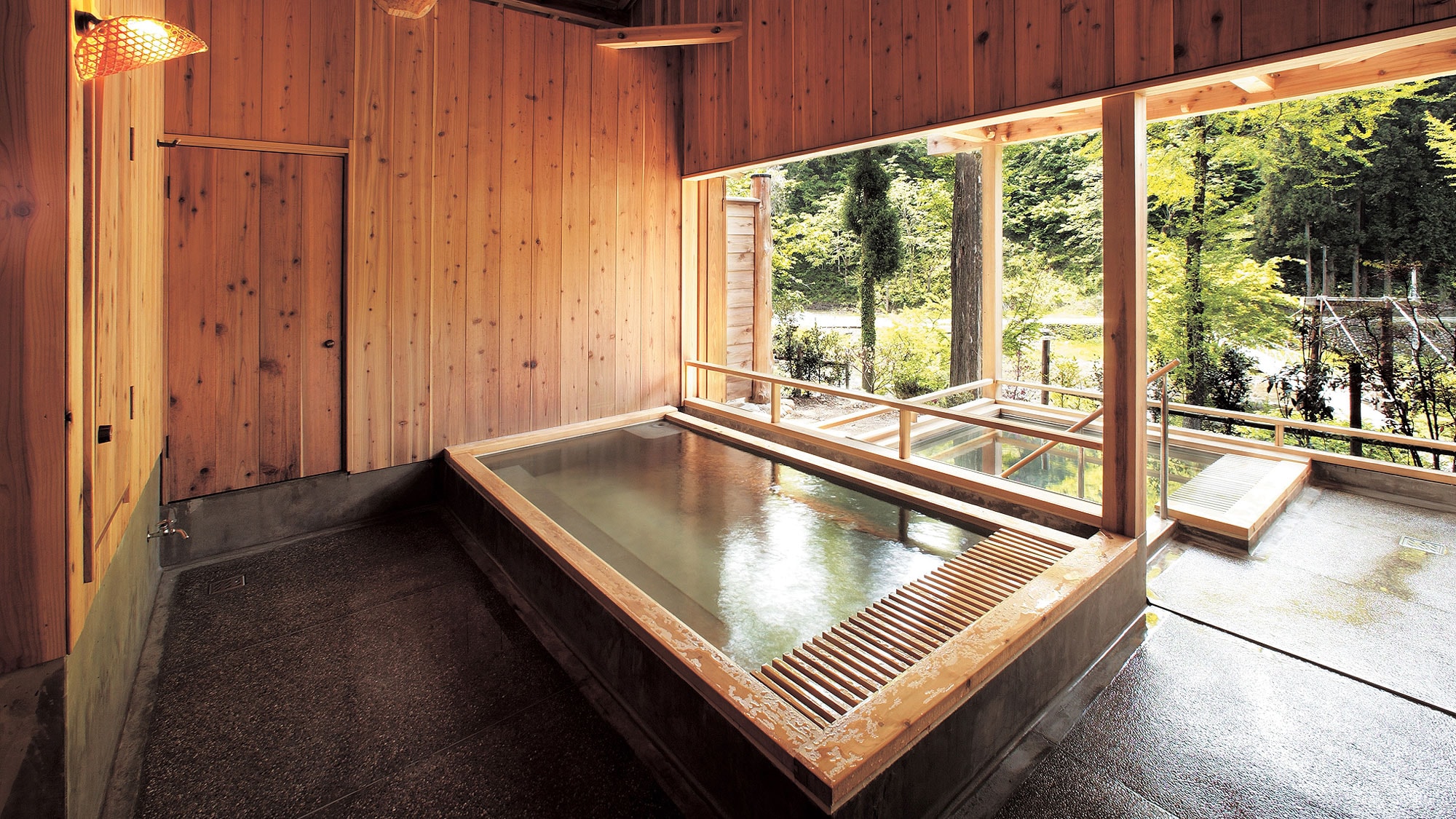 "Yamanoyu" is a private bath at night. A comfortable morning bath is also recommended.