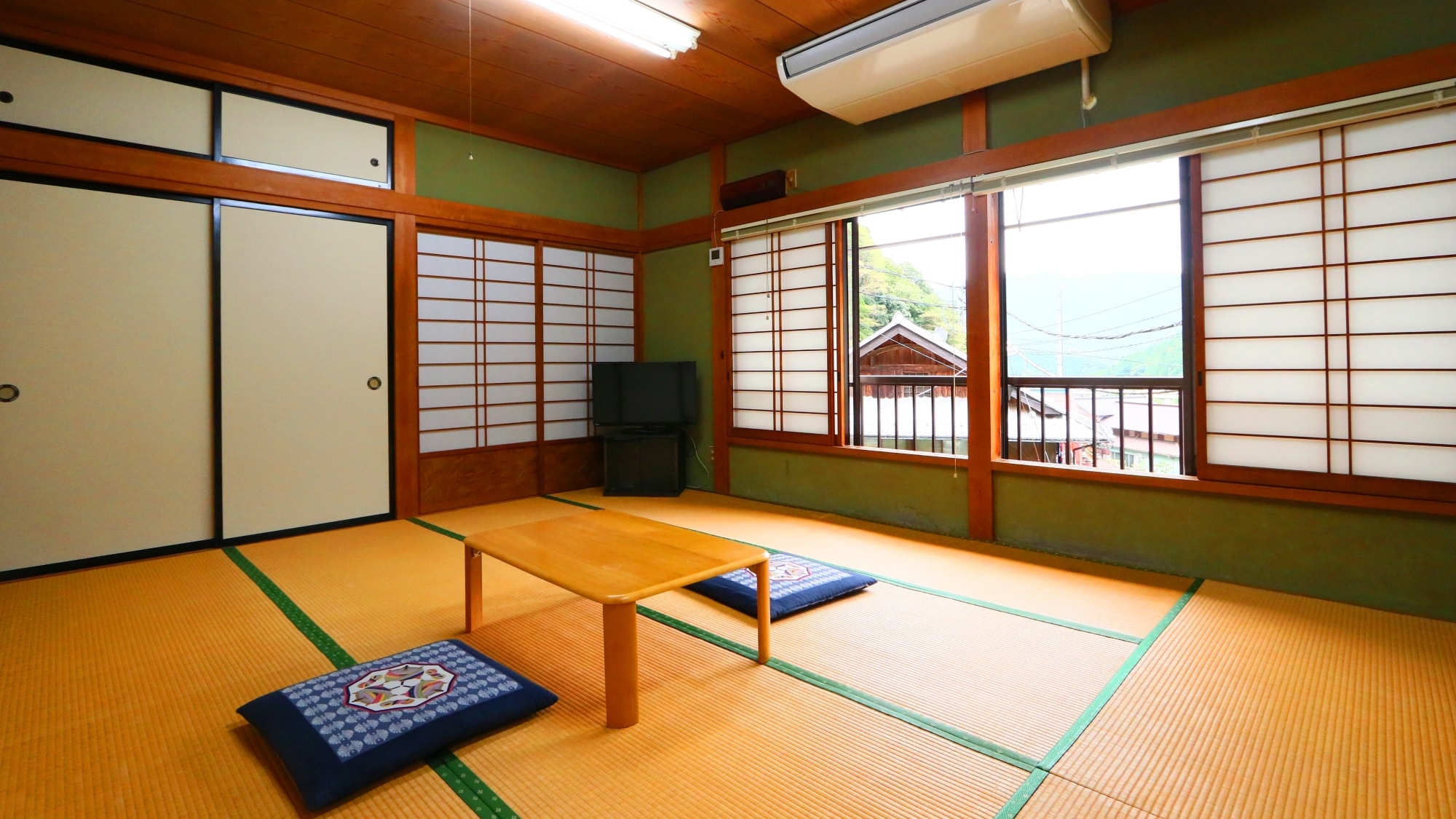 Shinoi Room [Japanese-style room 10+12 tatami mats]
