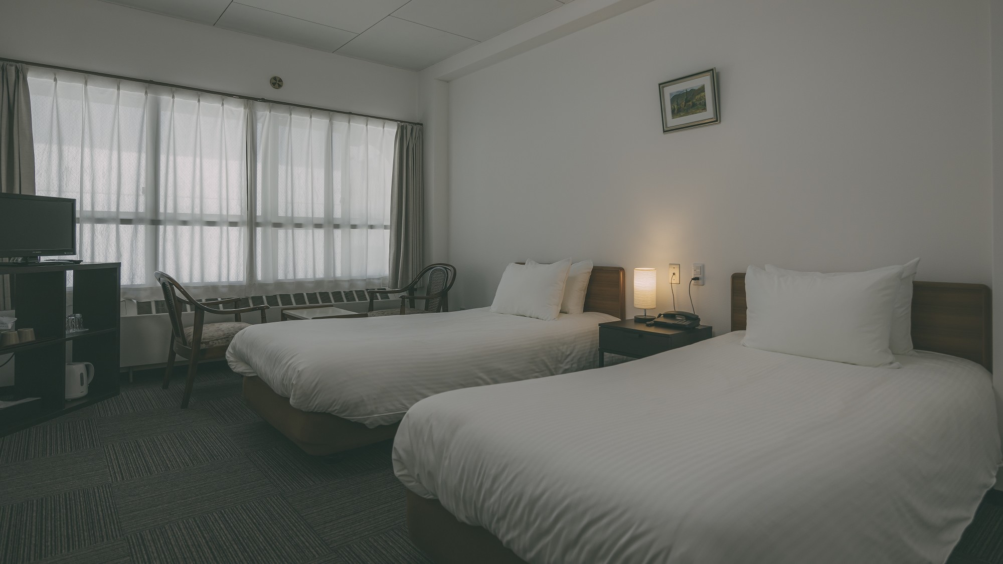 □ [Western-style twin room] with bath / 20 square meters