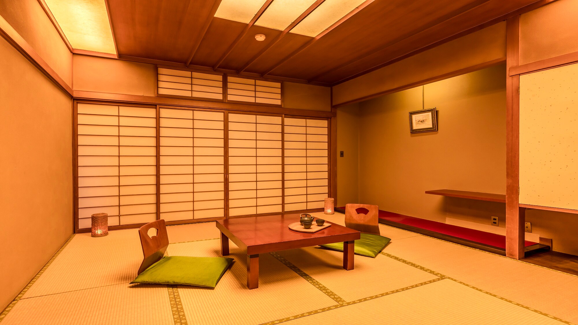 Standard Japanese-style room *An example of a guest room