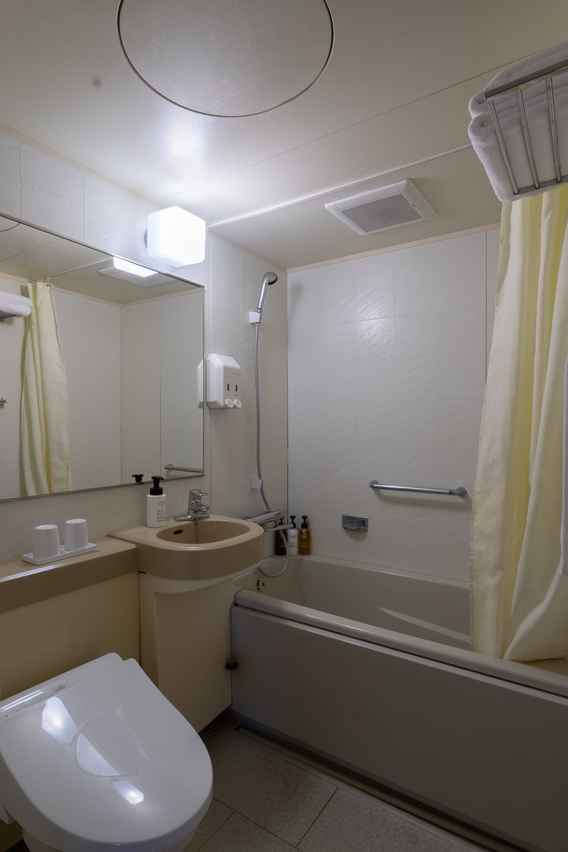 [Unit bath (main building: double room)]