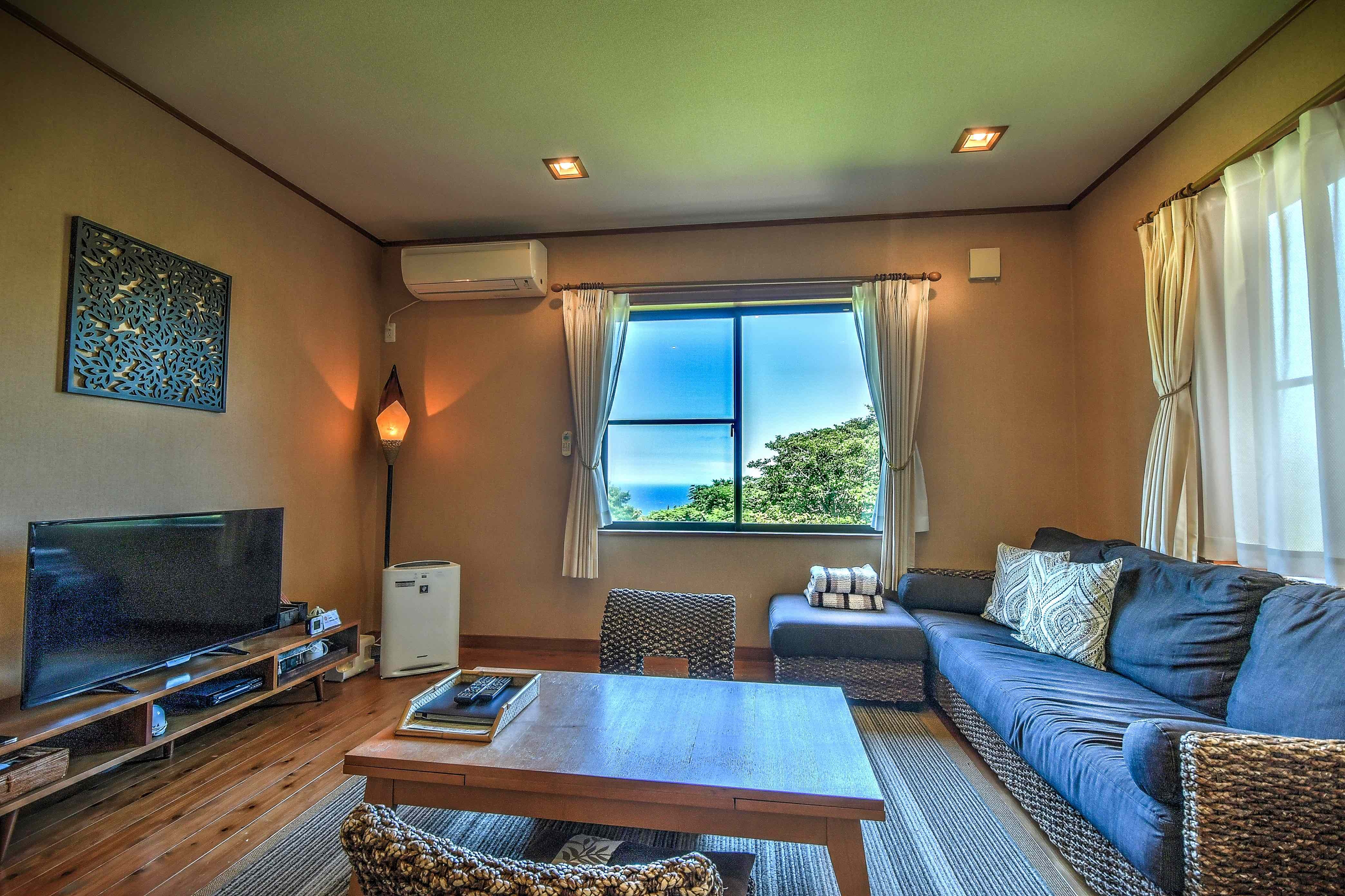 [Sound] Living room of about 9 tatami mats on the first floor of the maisonette