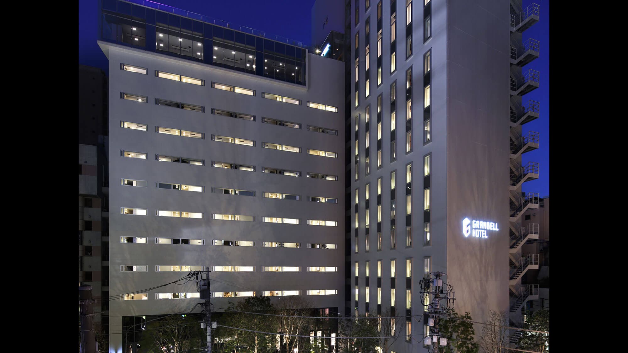 Shinjuku Granbell Hotel at night