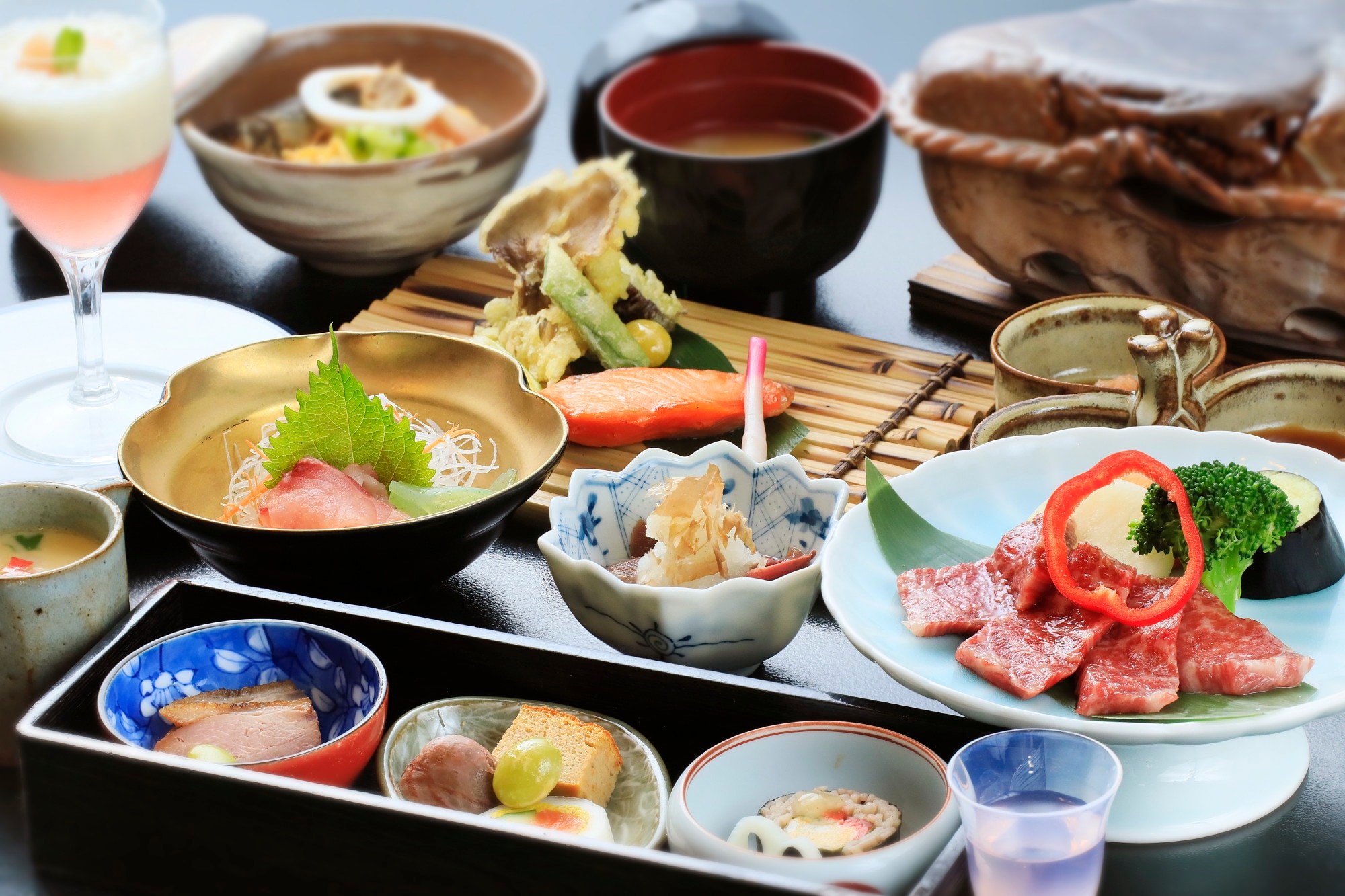 Delicious small amount kaiseki _ An example of Ryukyo set _