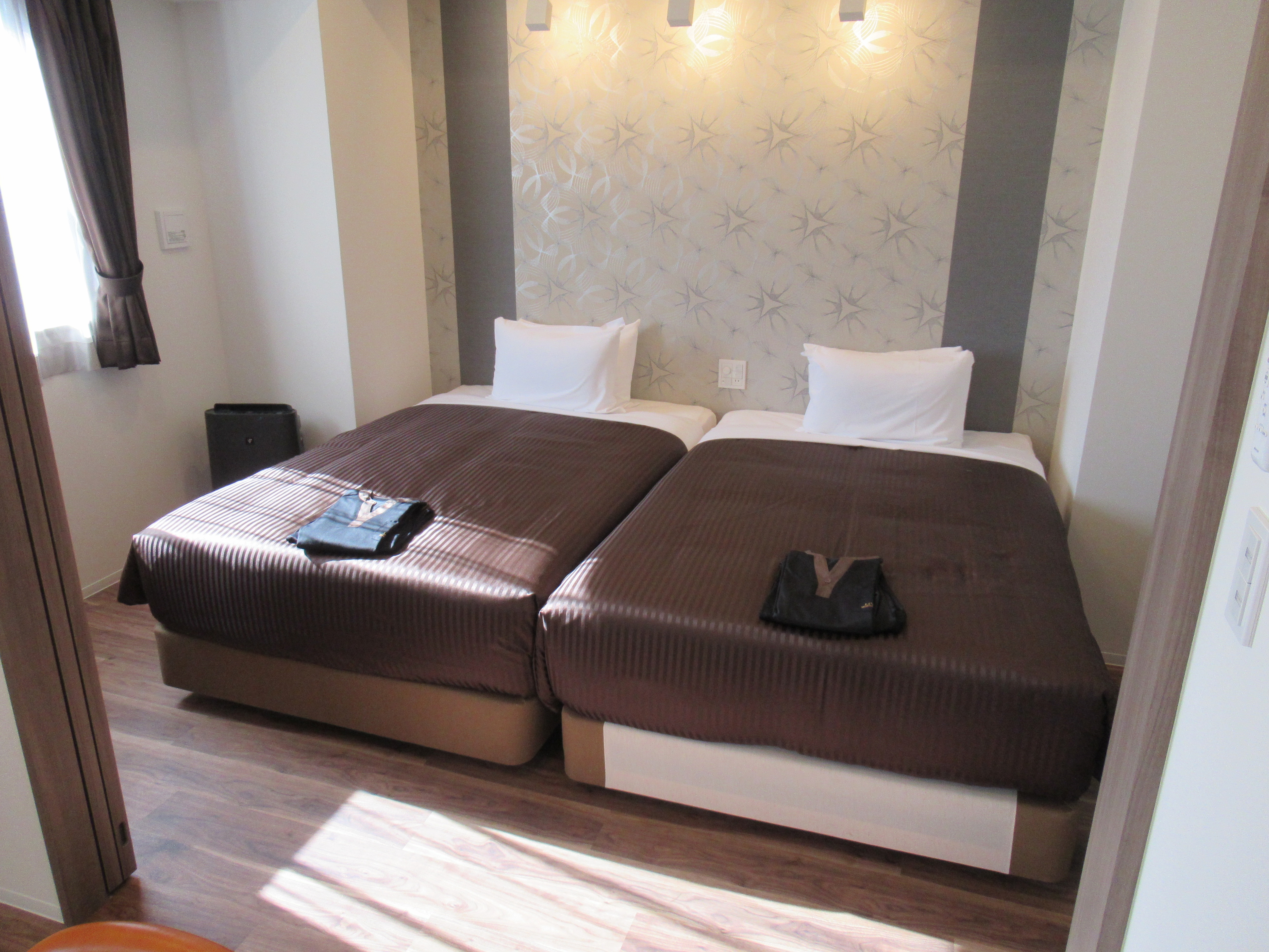 [Luxury Twin Room] Humidified air purifier & microwave oven & wi-fi equipped ♪