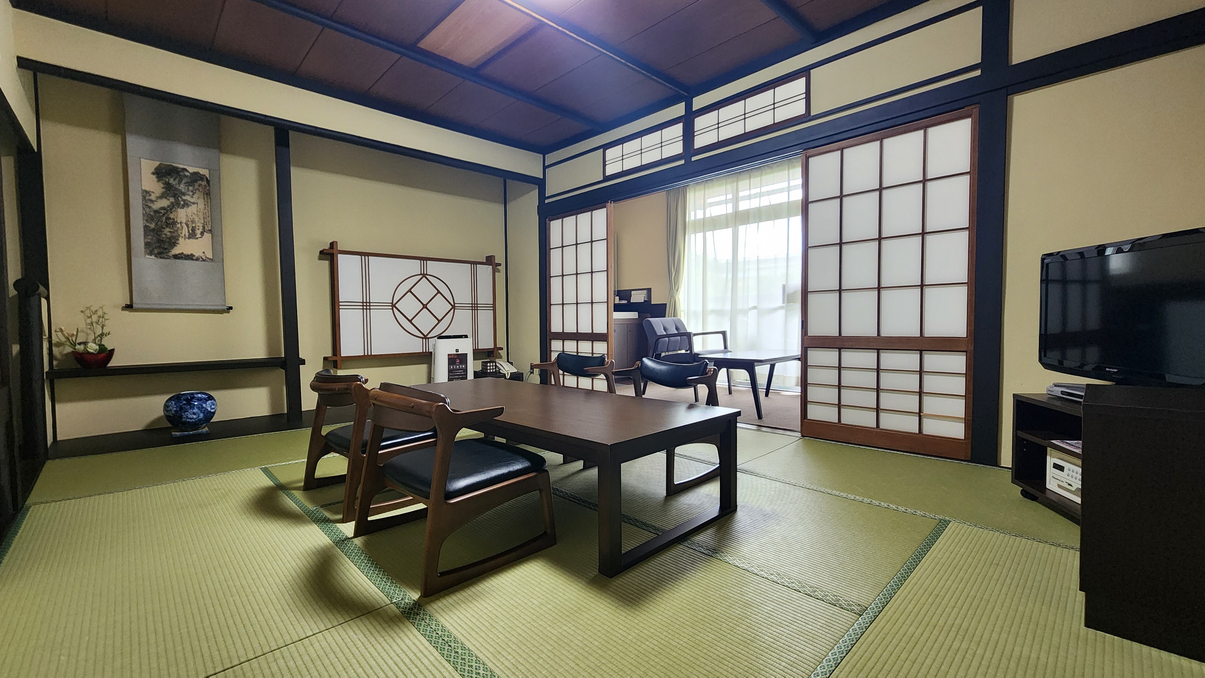 B1 [ruang bergaya Jepang di lantai 1, 10 tikar tatami] dengan pemandian cemara (1-4 orang)