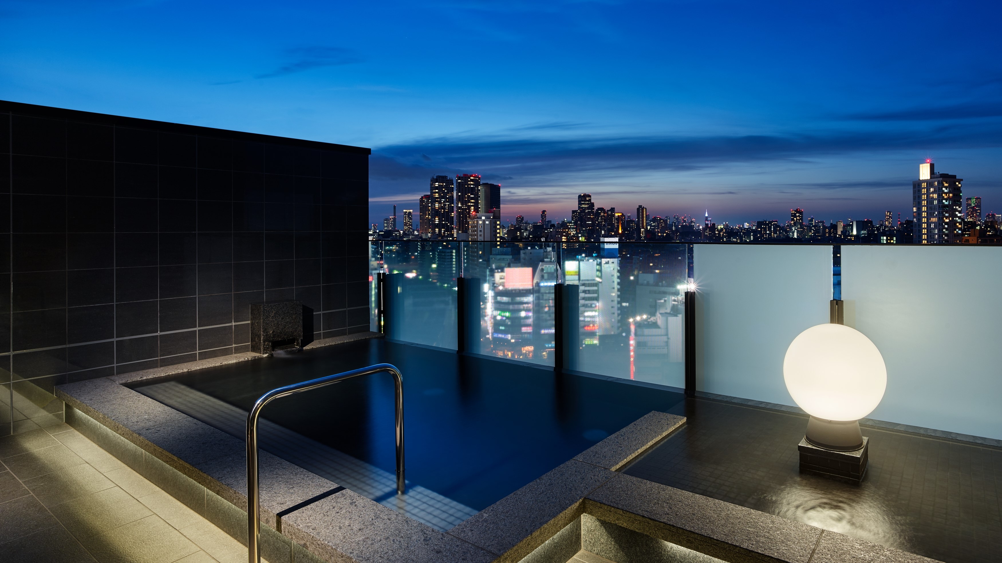 Men's public bath outdoor bath [night]