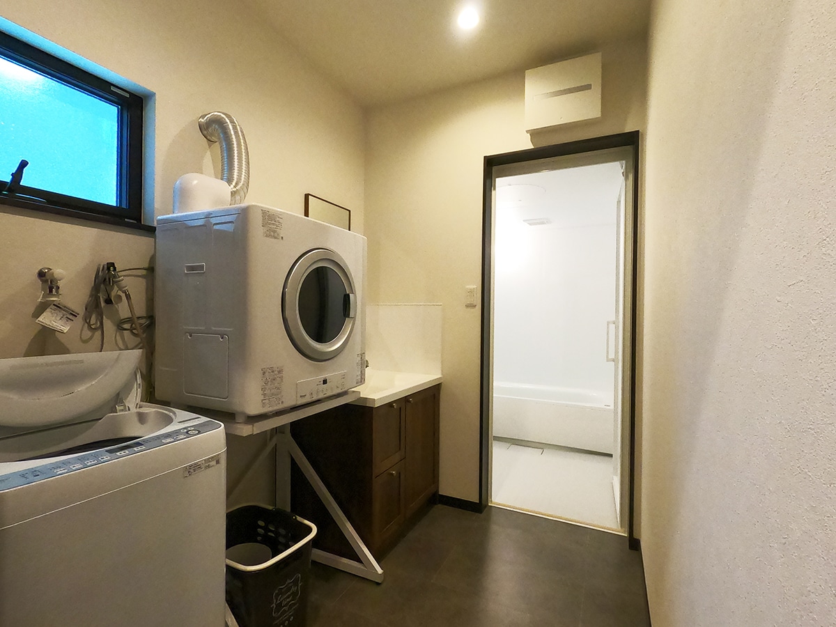 Uninohama Panari [Tin] with washing machine and dryer