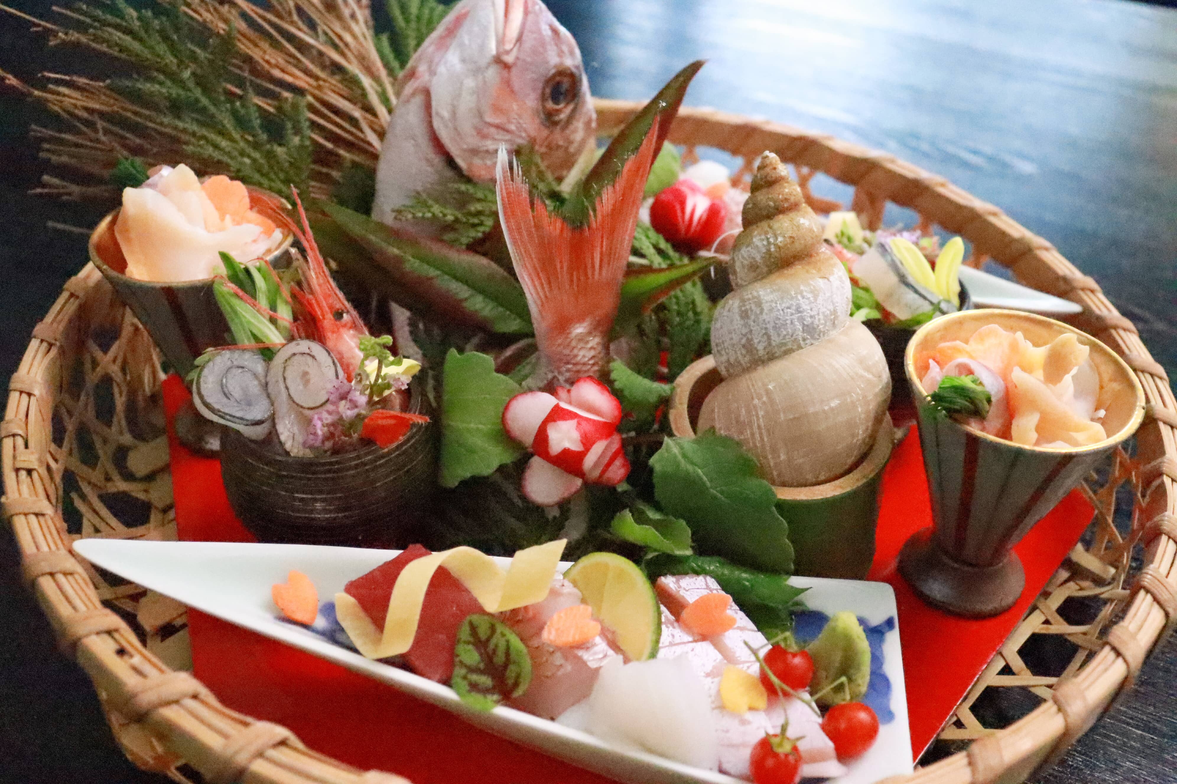 Hokuriku Seafood *The photo shows a platter for two people.