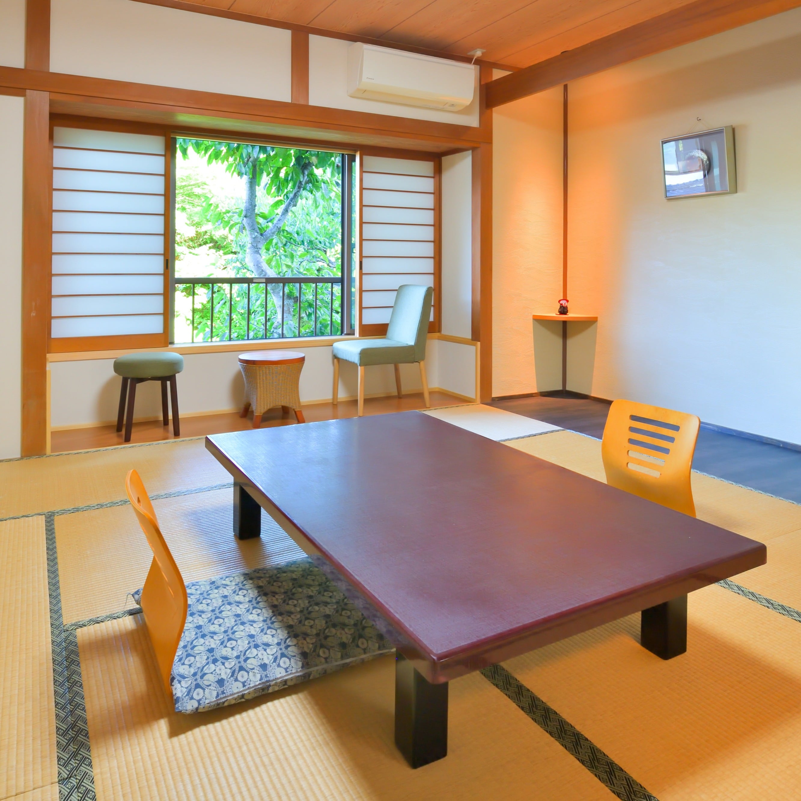 Japanese-style room (10 tatami mats) (Main building)