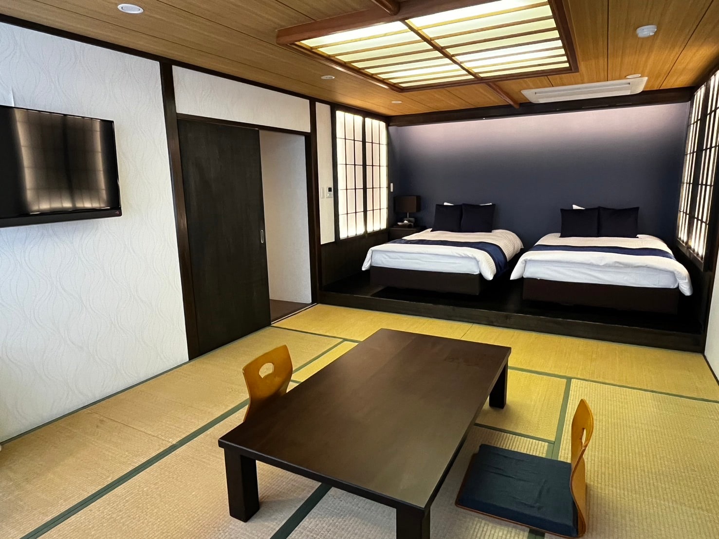 [With semi-open-air bath] ◇Modern Japanese-style room