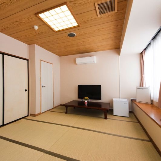 Kamar bergaya Jepang tanpa UB