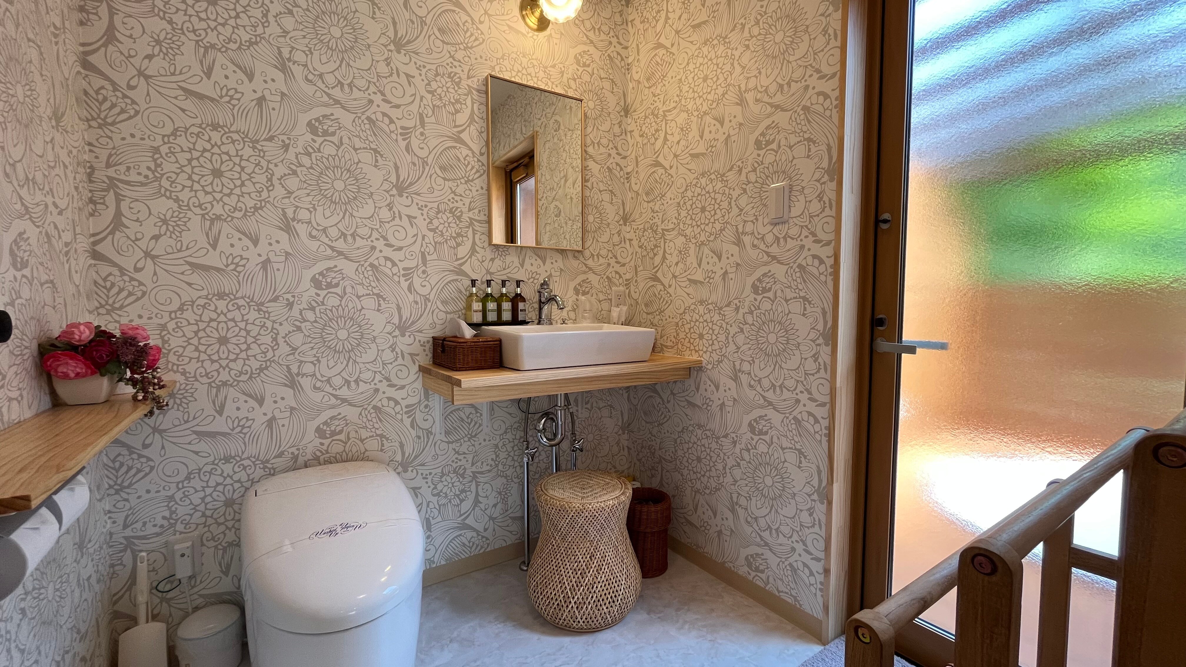 [Hanari Shungetsu] A detached house where you can stay with your pets, Western-style room, with an open-air bath