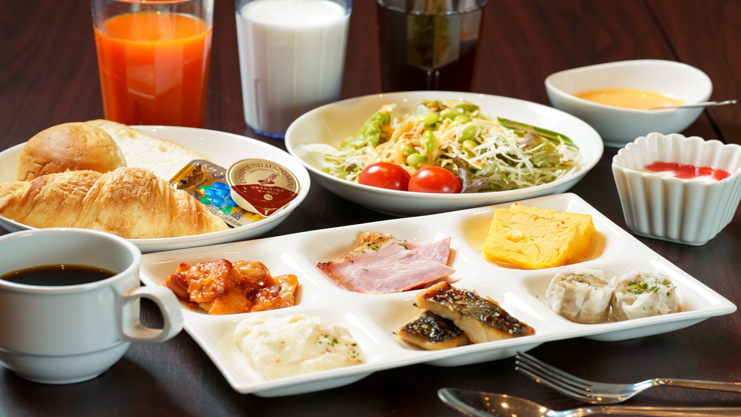 Western-style breakfast buffet