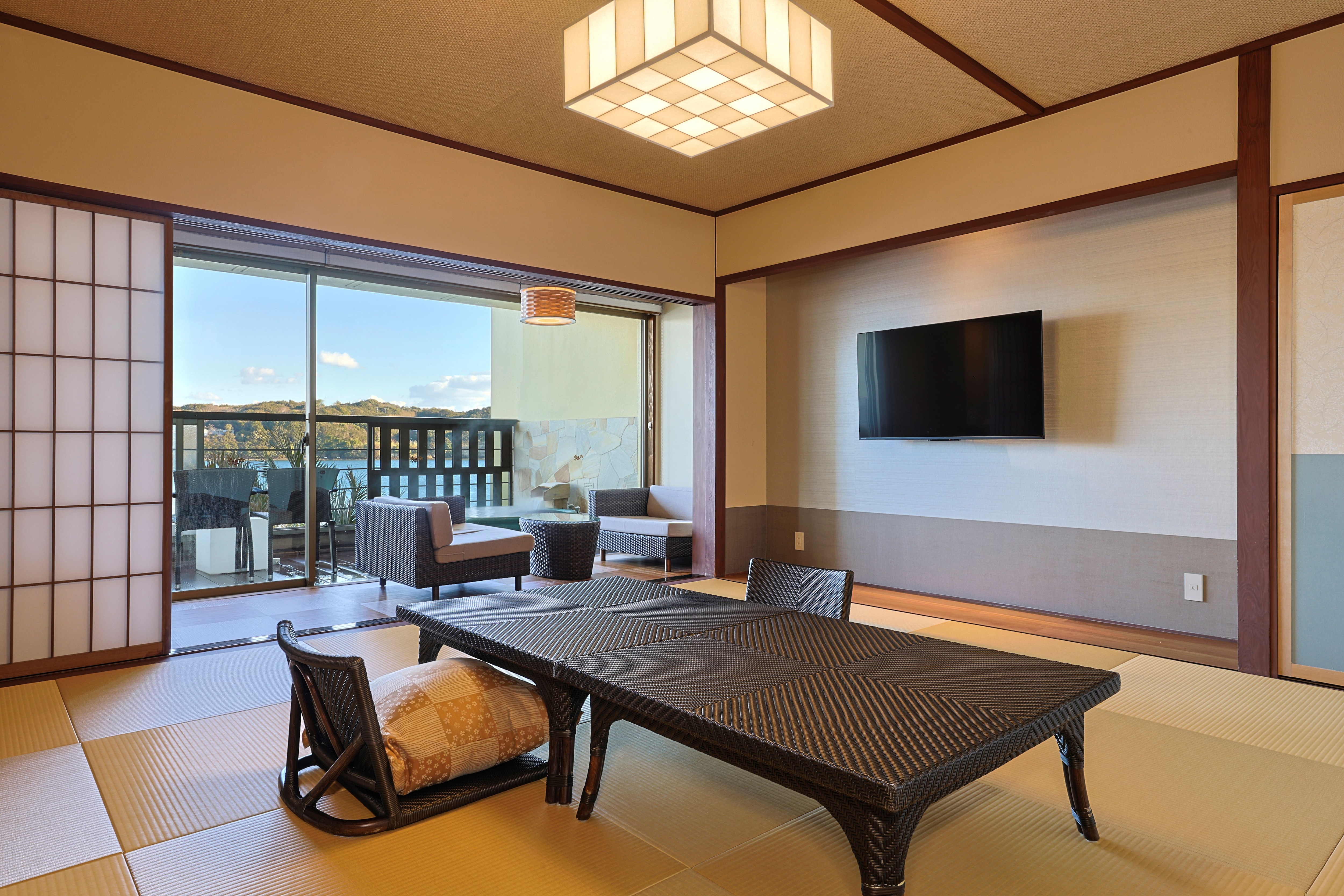 Japanese-style room 12.5 tatami mats