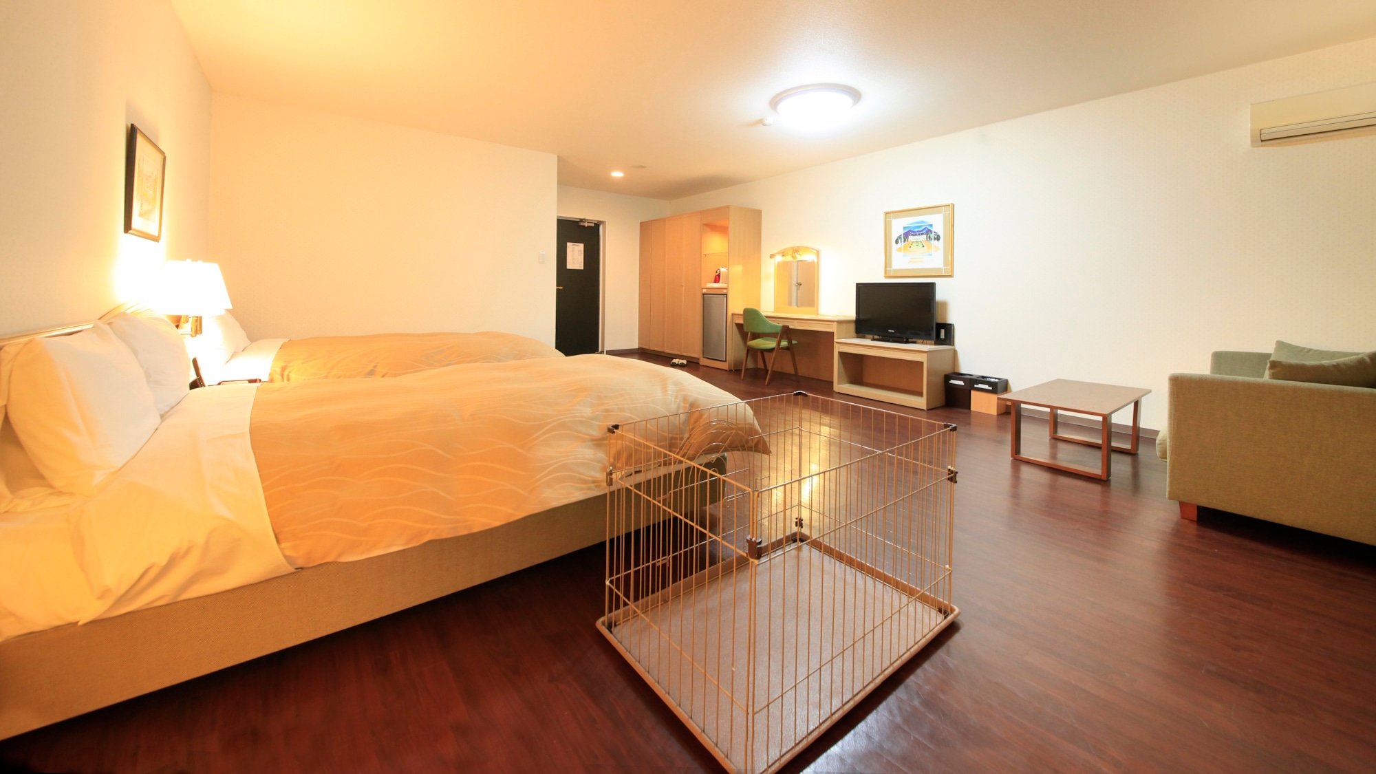 [Dogs allowed/Deluxe Twin] The floor is coated to be gentle on your dog's feet.