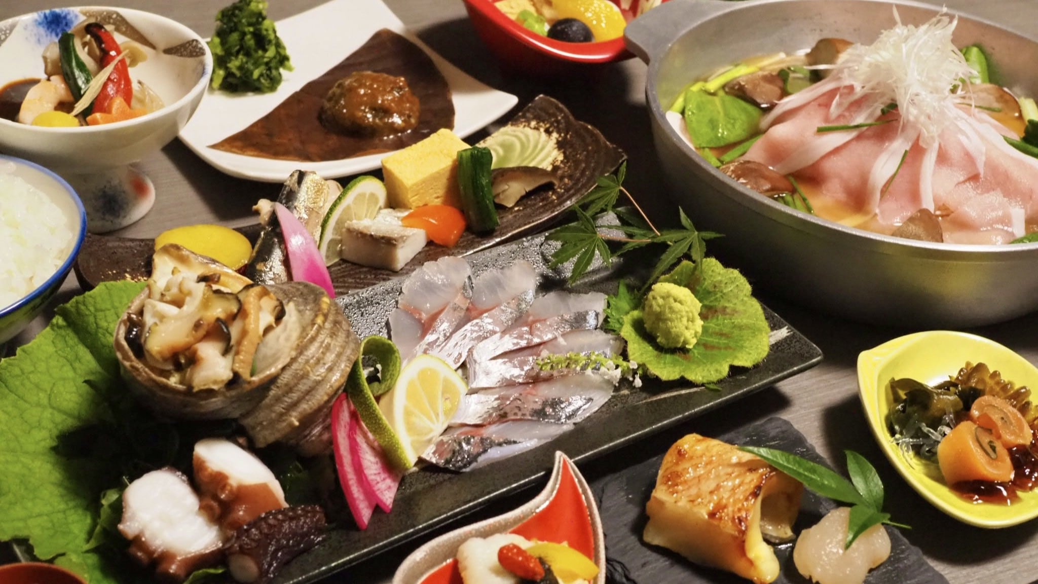 Magnolia hotpot made with fresh local fish delivered directly from Saganoseki and Okubungo pork