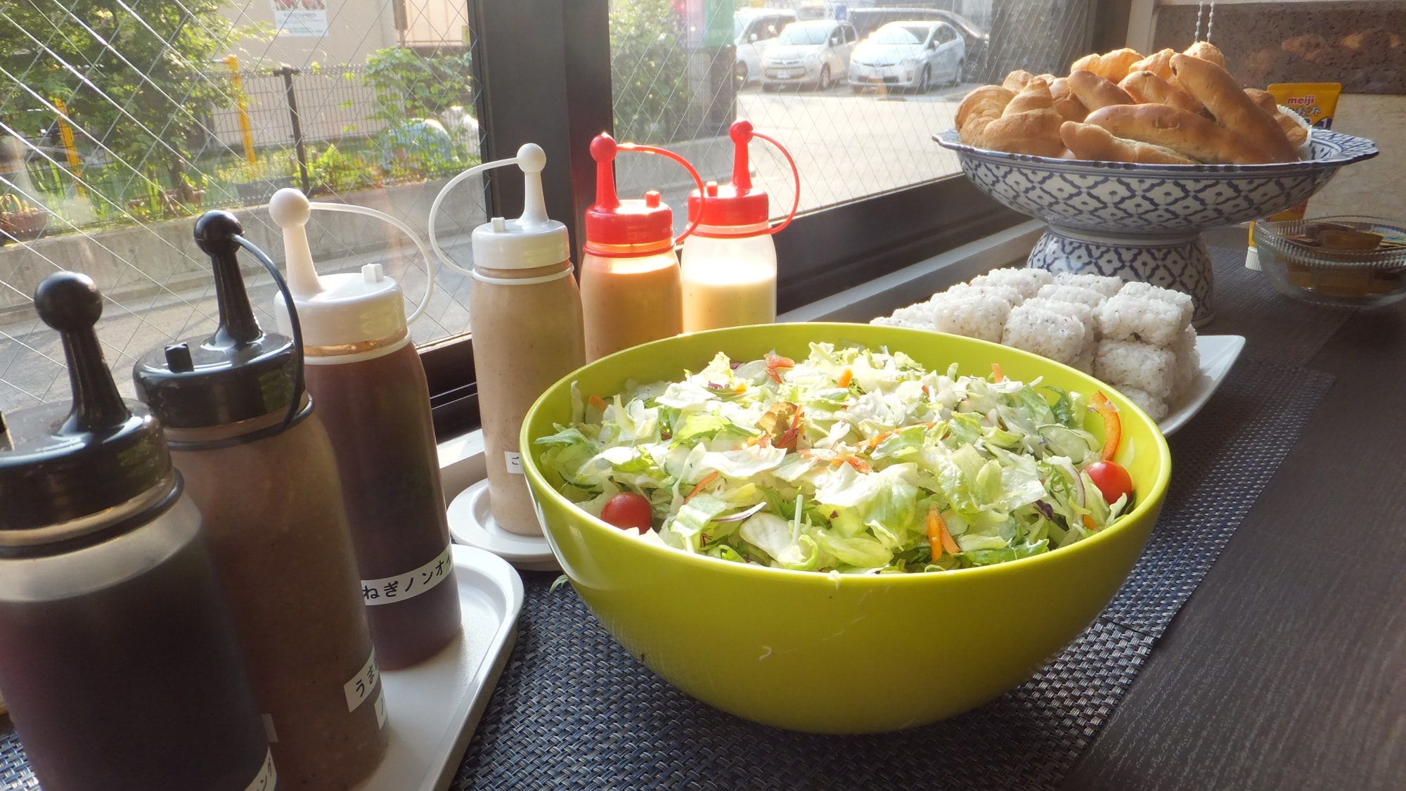 [Breakfast] Please eat a balanced diet including vegetables.