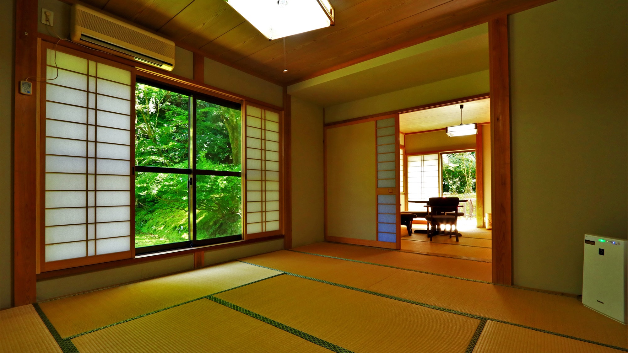 #《Guest Rooms》Spacious Japanese-style room facing the garden ◆ A spacious two-room Japanese-style room where you can enjoy the four seasons.