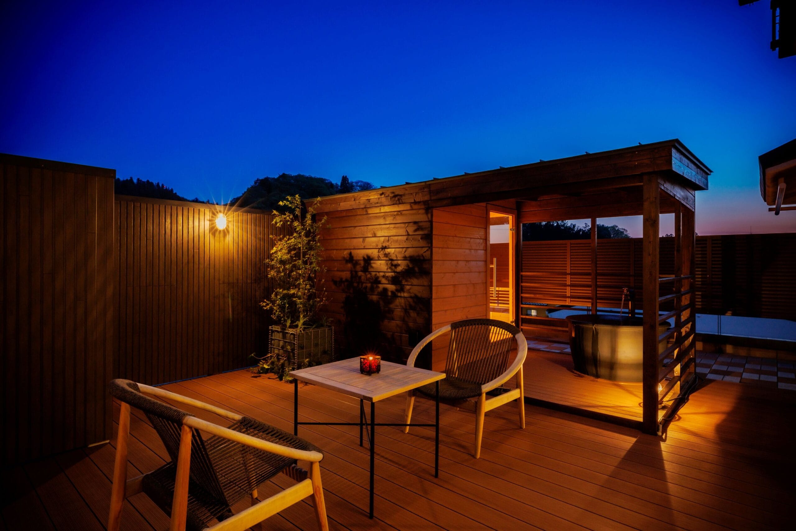 屋顶露台+带桑拿的日西合璧房间