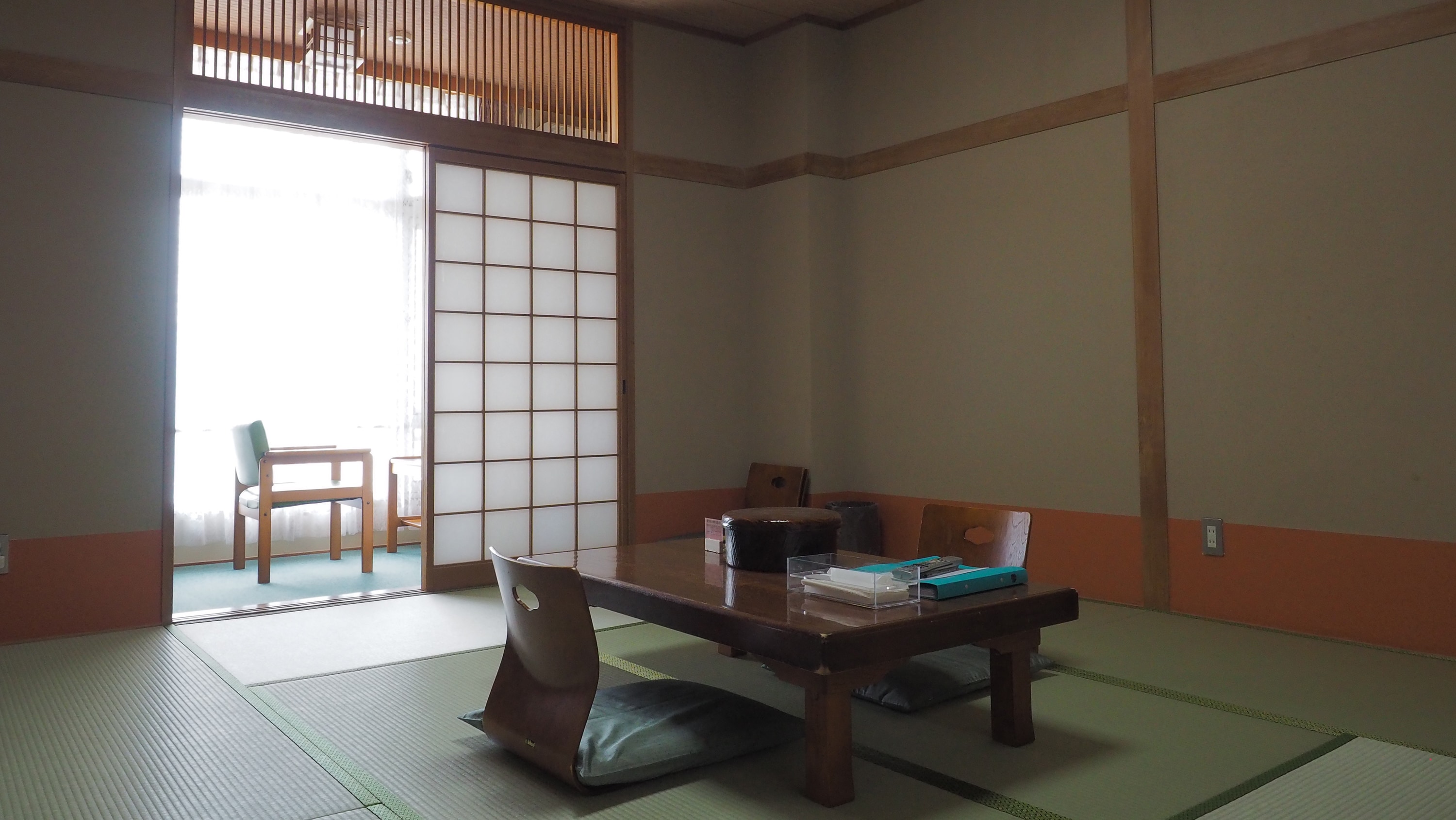 Bangunan utama, kamar bergaya Jepang 8 tikar tatami (contoh)
