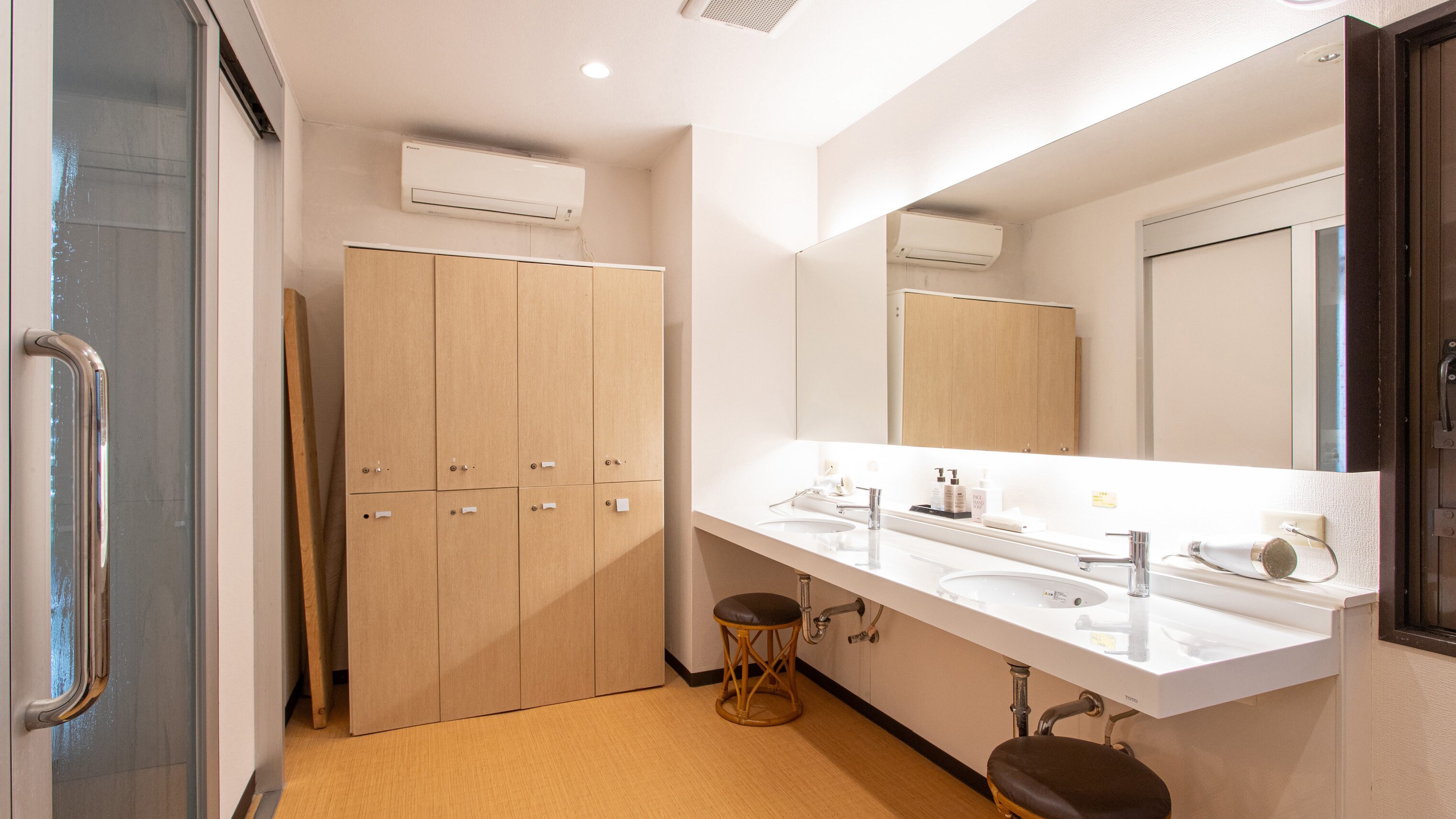 Large Bath M